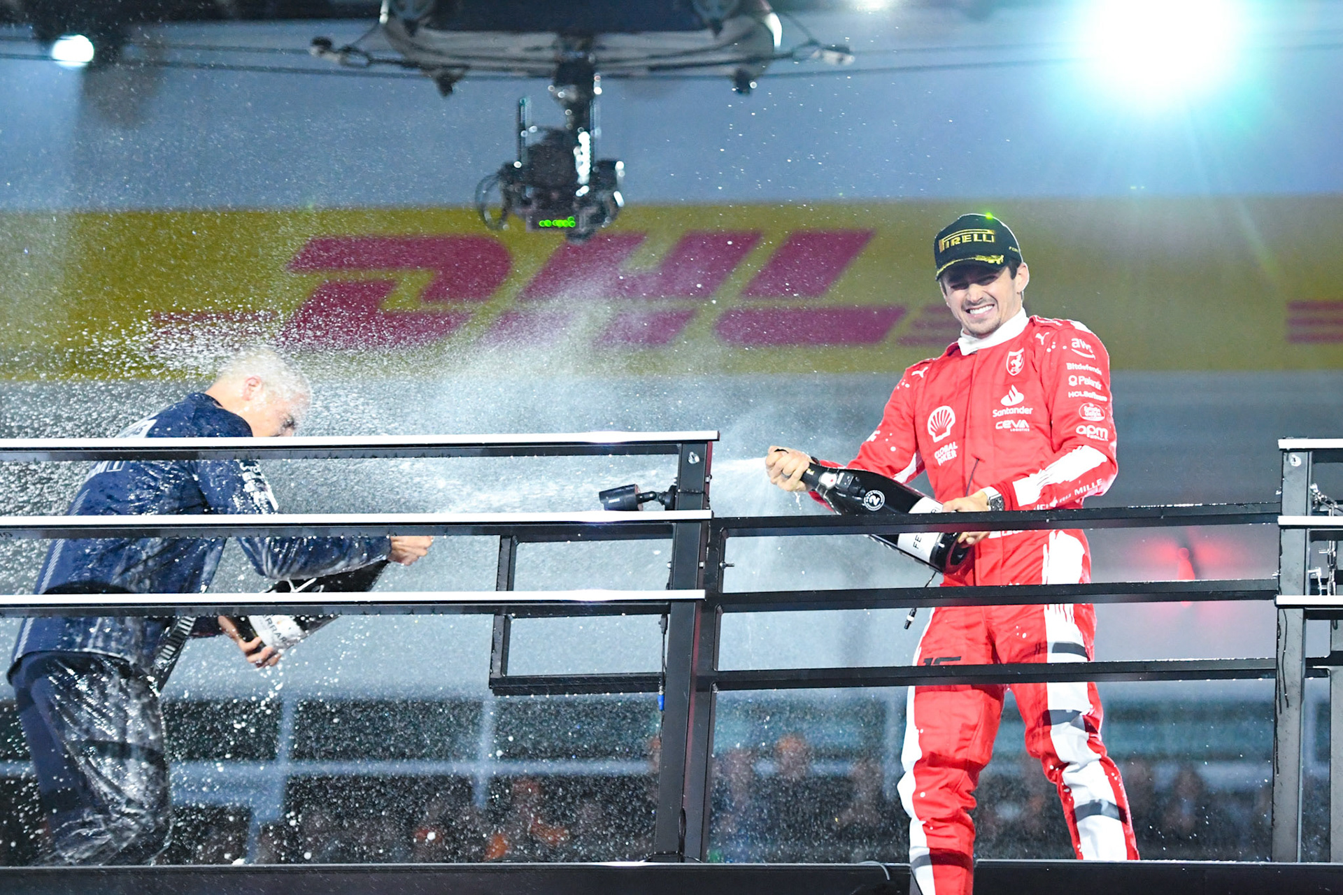 Charles Leclerc (MCO) Scuderia Ferrari auf dem Podium;Formel 1 GP USA Las Vegas. Sonntag 19.11.2023
