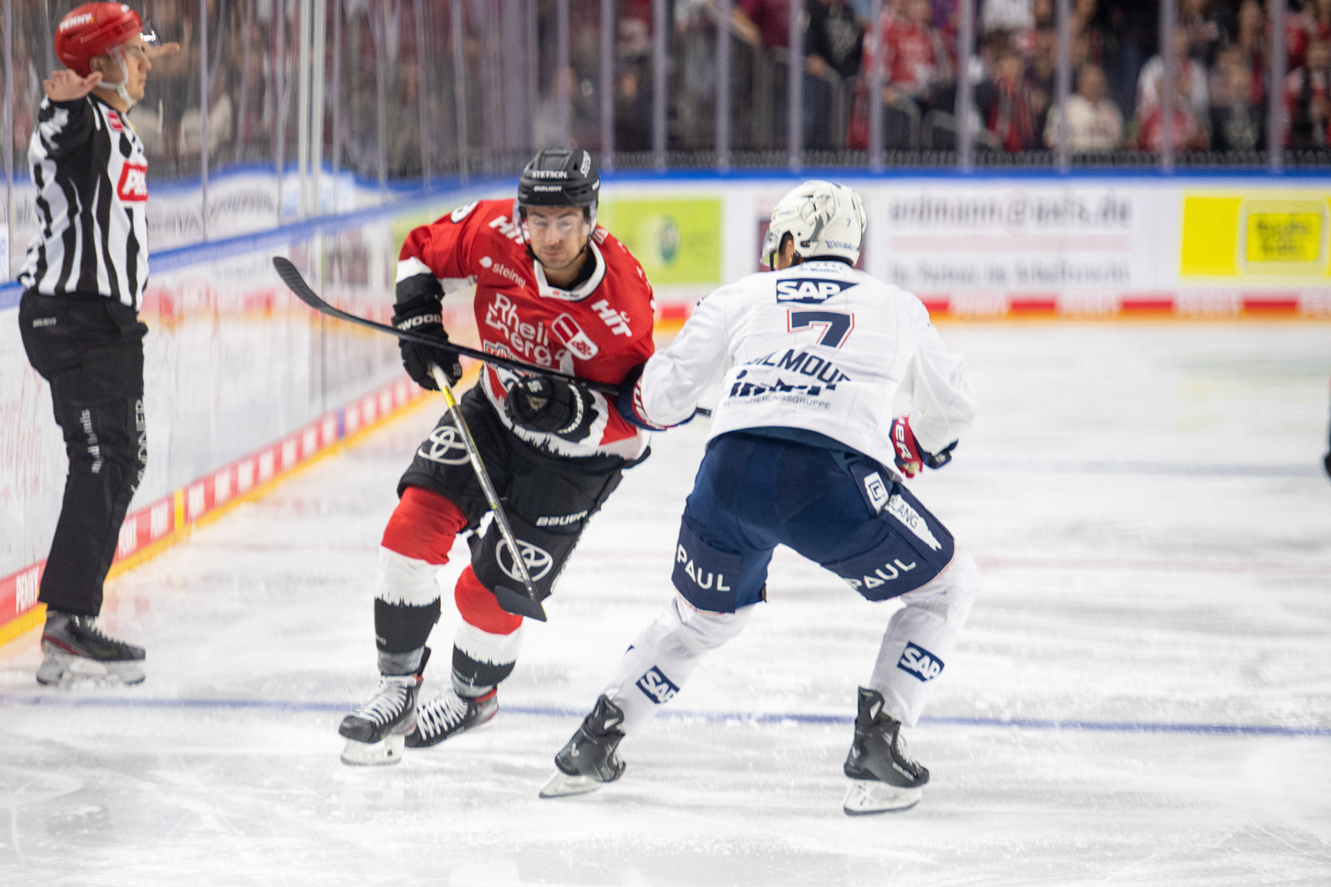 Koelner Haie, John GilmourDEL Kölner Haie - Adler Mannheim, 30.09.2023
