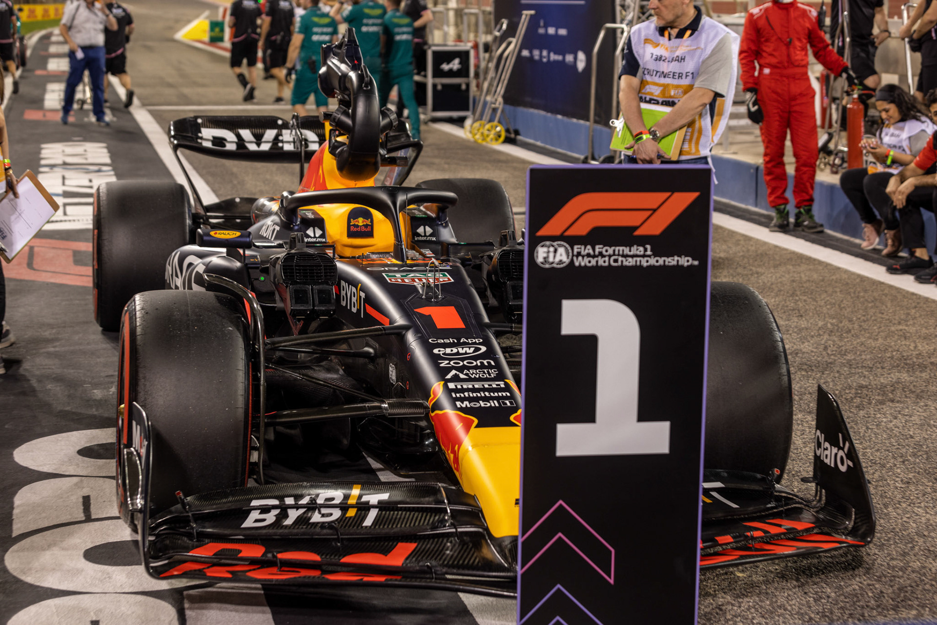 Max Verstappen (NED) Red Bull Racing Pole Position; Formel 1 GP Bahrain. Samstag 04.03.2023