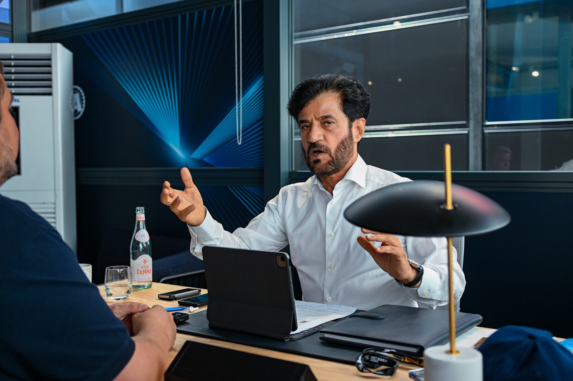 Mohammed bin Sulayem im Interview mit Christian Nimmervoll; Formel 1 GP Spa Francorchamps/ Belgien. Samstag, 29.07.2023