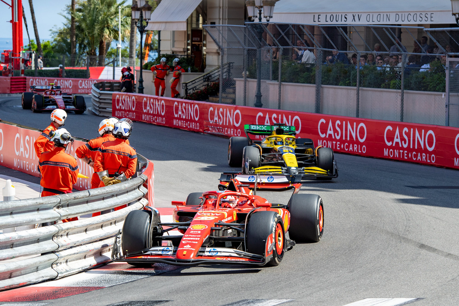 Charles Leclerc #16, Scuderia Ferrari und Oscar Piastri #81, McLaren Formula 1 Team; Formel1 GP Monaco Sonntag, 26.05.2024