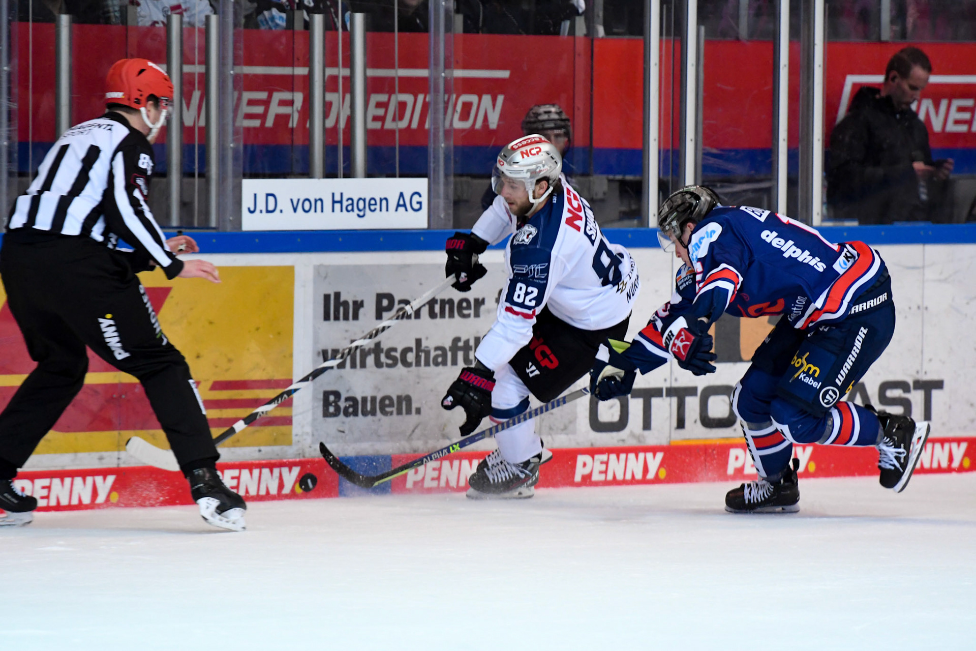 Hayden Shaw 82; DEL Iserlohn Roosters - Nuernberg Ice Tigers 17.02.2023