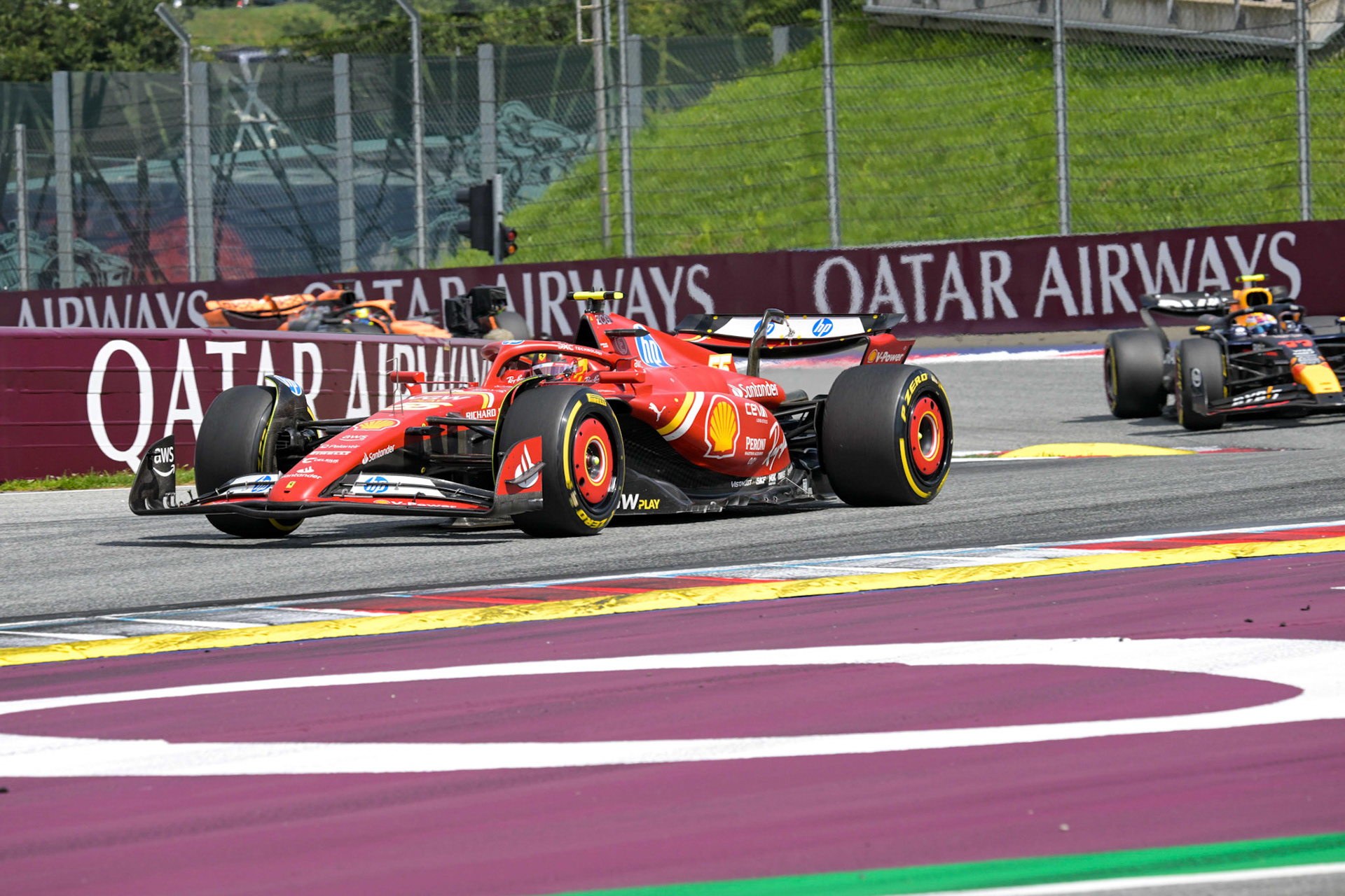 Carlos Sainz #55, Scuderia Ferrari und Sergio Perez #11, Oracle Red Bull Racing;Formel 1 GP Austria / Österreich. Sonntag, 30.06.2024