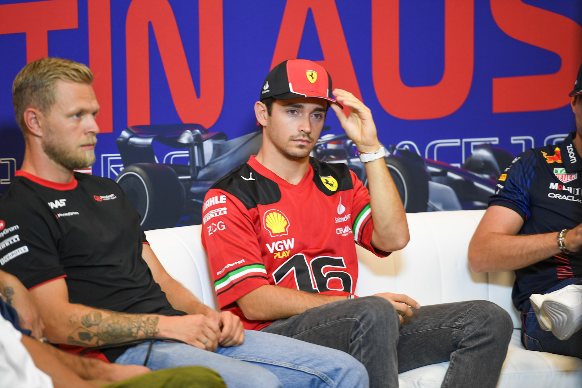 Charles Leclerc und Kevin Magnussen in der Pressekonferenz.Formel 1 GP USA Austin Texas. Donnerstag 19.10.2023