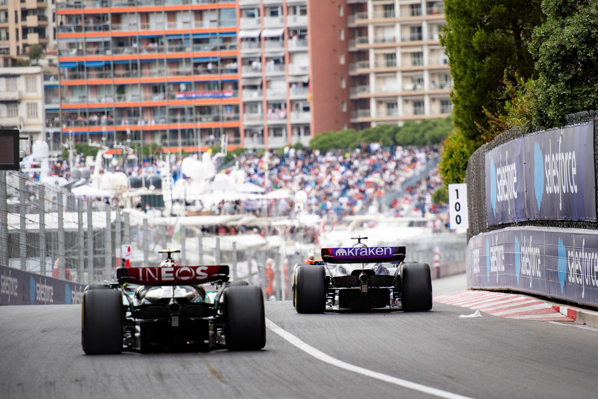 Lewis Hamilton #44, Mercedes-AMG Petronas F1 Team und Alexander Albon #23, Williams Racing; Formel1 GP Monaco Freitag, 24.05.2024