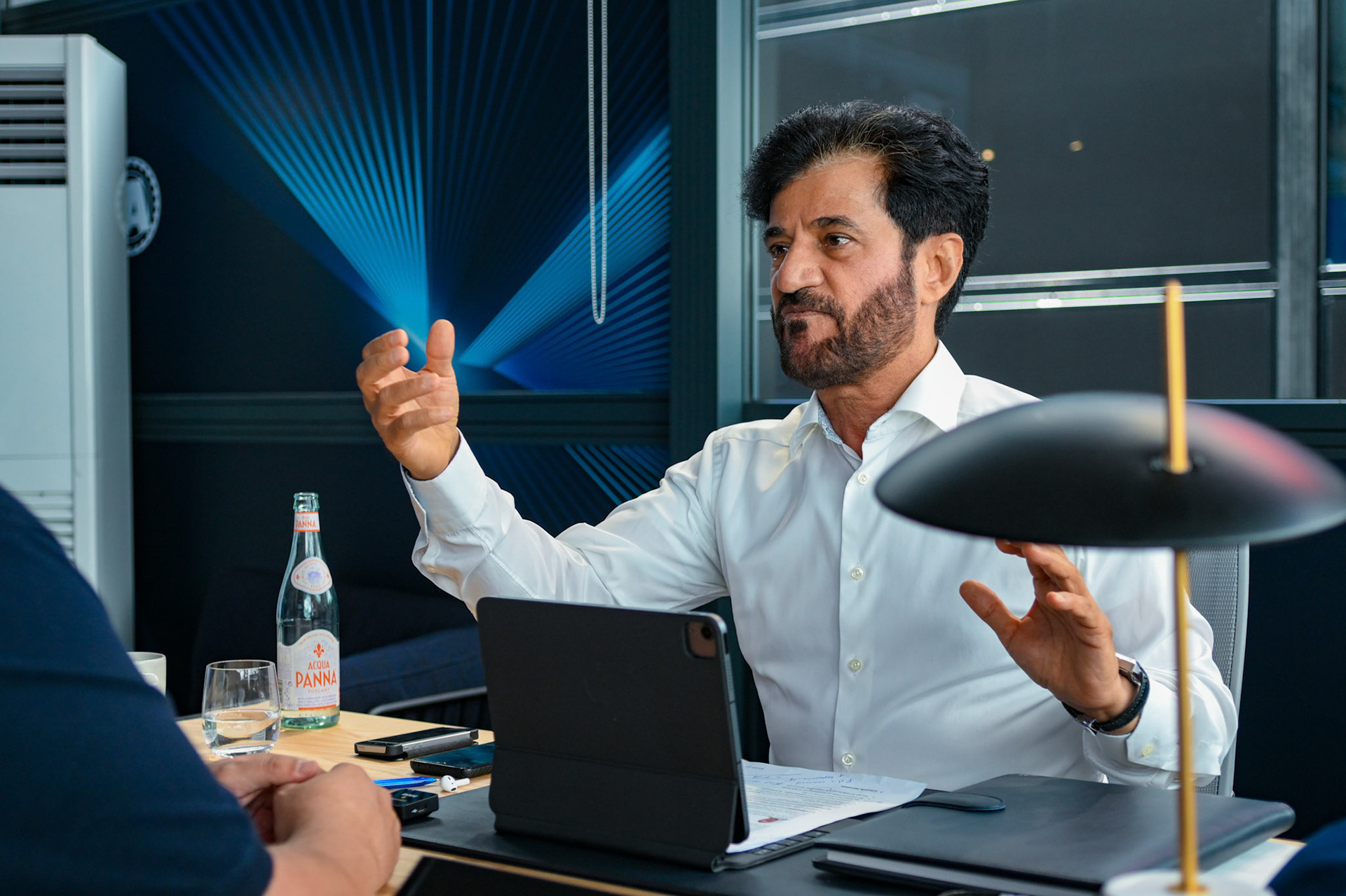 Mohammed bin Sulayem im Interview mit Christian Nimmervoll; Formel 1 GP Spa Francorchamps/ Belgien. Samstag, 29.07.2023