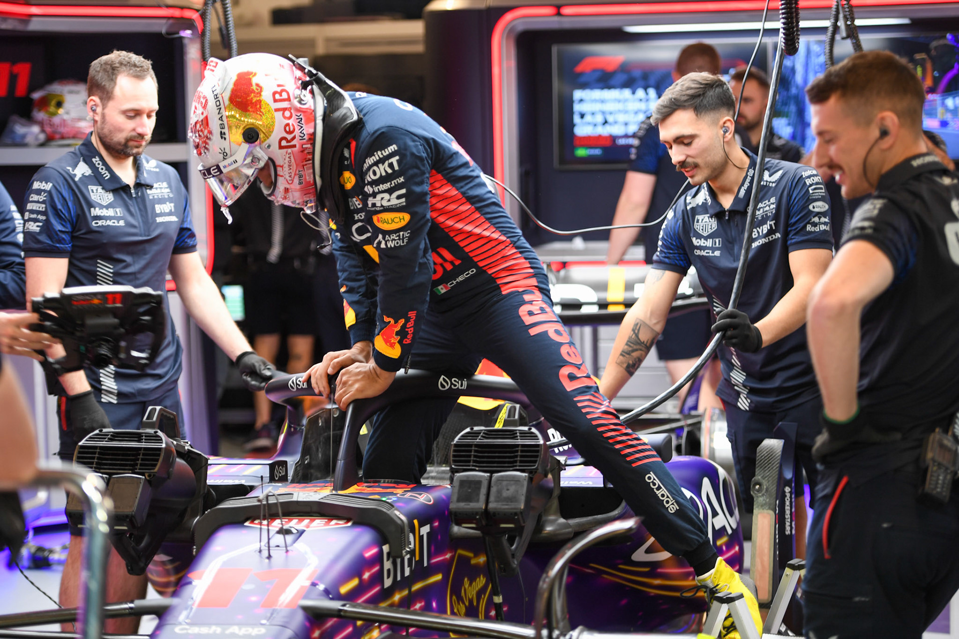 Sergio Perez (MEX) Red Bull Racing; Formel 1 GP USA Las Vegas. Samstag 18.11.2023