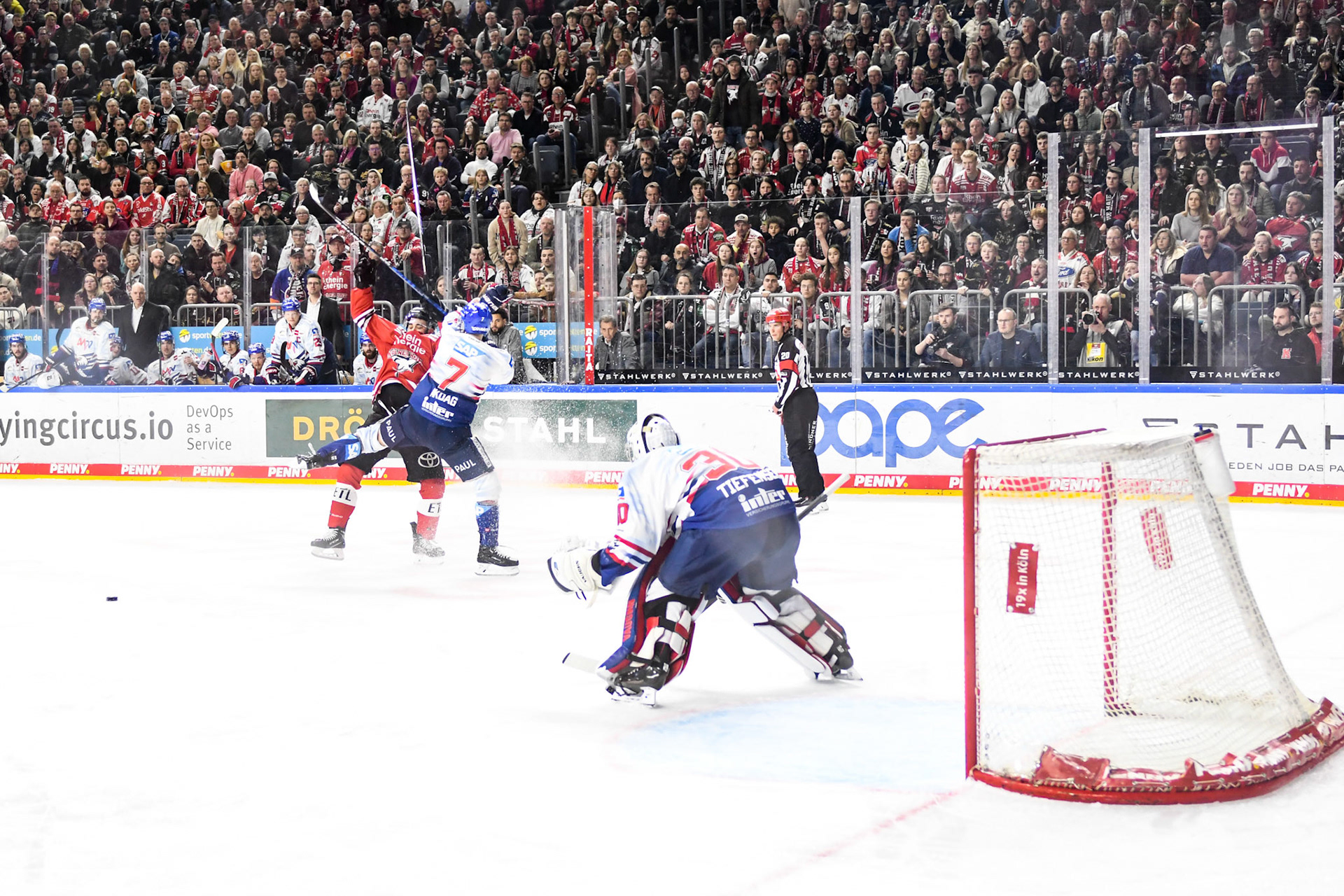 Sinan Akdag; DEL Kölner Haie - Adler Mannheim, 17.03.2023