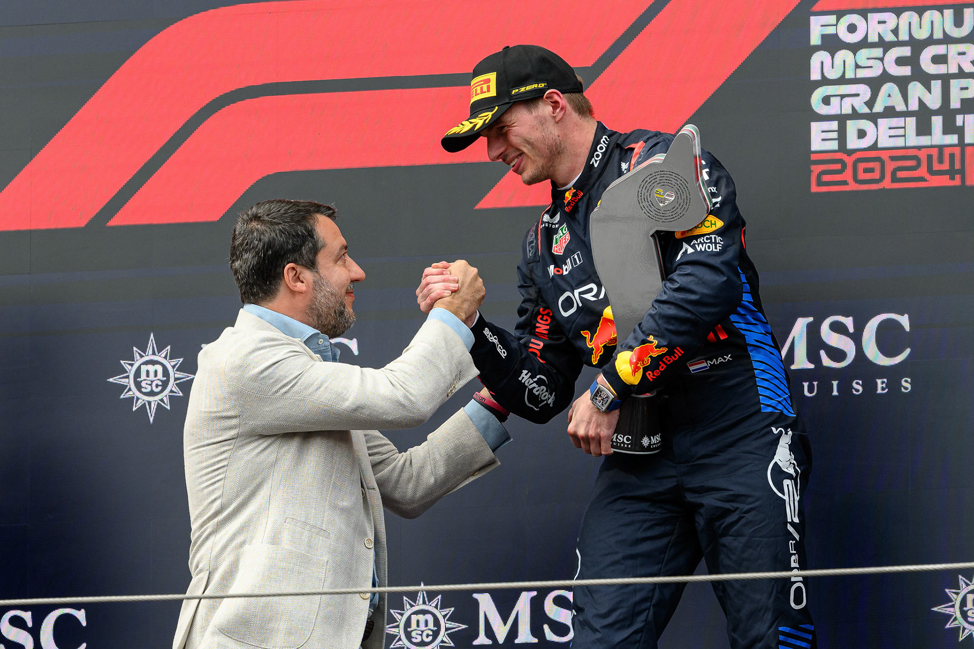 Max Verstappen #1, Oracle Red Bull Racing auf dem Podium.; F1 GP Imola / Italien Sonntag, 19.05.2024