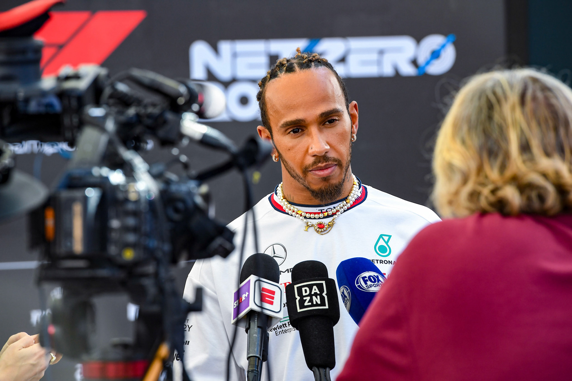 Lewis Hamilton (GBR) Mercedes AMG F1 Team; Formel 1 GP Abu Dhabi. Donnerstag 23.11.2023