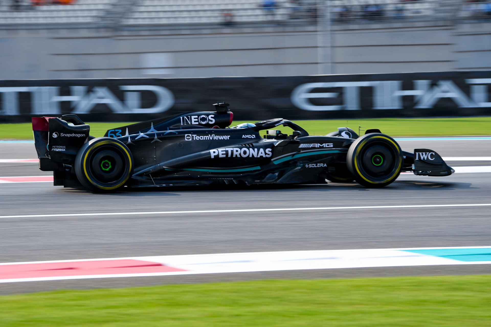 George Russell (GBR) Mercedes AMG F1 Team; Formel 1 GP Abu Dhabi. Freitag 24.11.2023