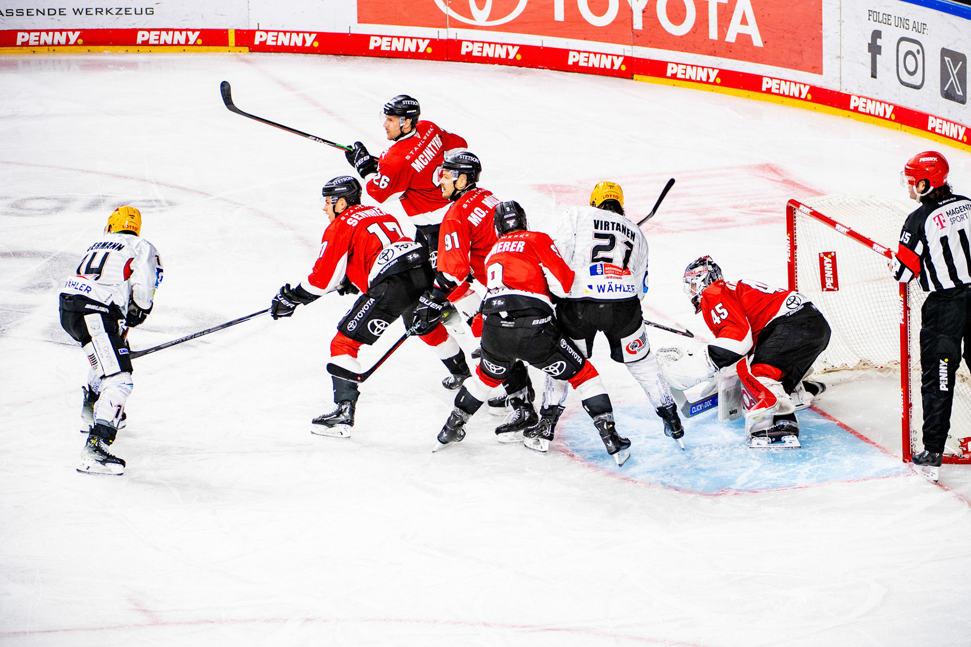 Jan Luca Sennhenn, Moritz Mueller, Jake Virtanen, Tobias Ancicka, Ross Mauermann; DEL Kölner Haie - Fishtown Pinguins Bremerhaven, 30.01.2024