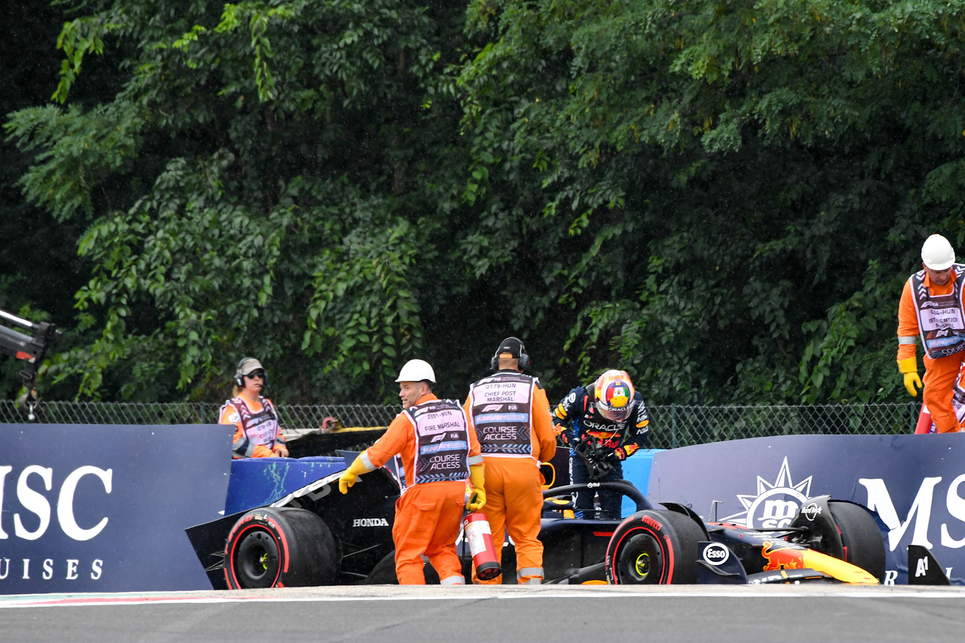 Sergio Perez #11, Oracle Red Bull Racing crasht im Qualifying;Formel 1 Budapest / Ungarn, 20.07.2024