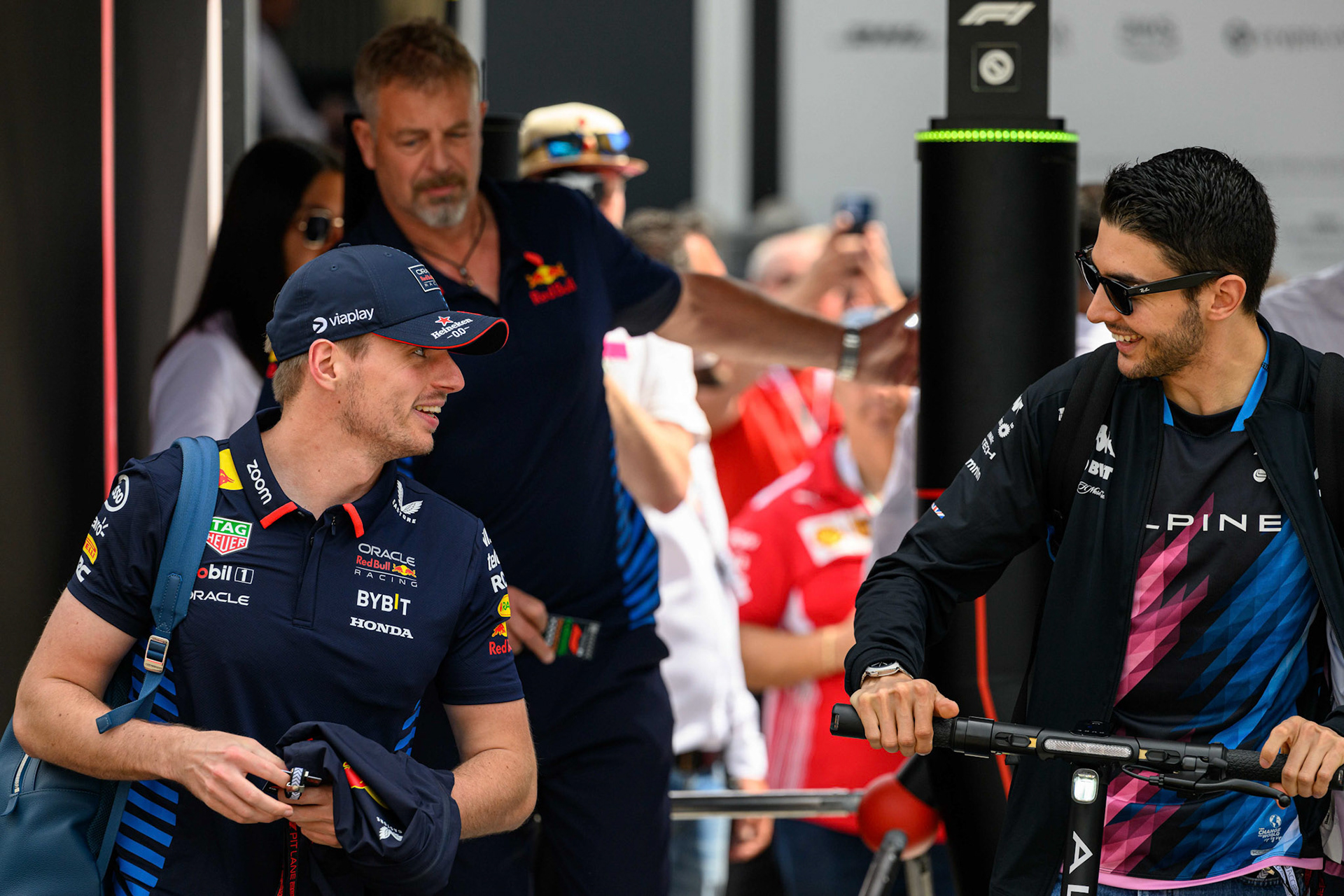 Max Verstappen #1, Oracle Red Bull Racing und Esteban Ocon #31, BWT Alpine F1 Team; F1 GP Imola / Italien Sonntag, 19.05.2024