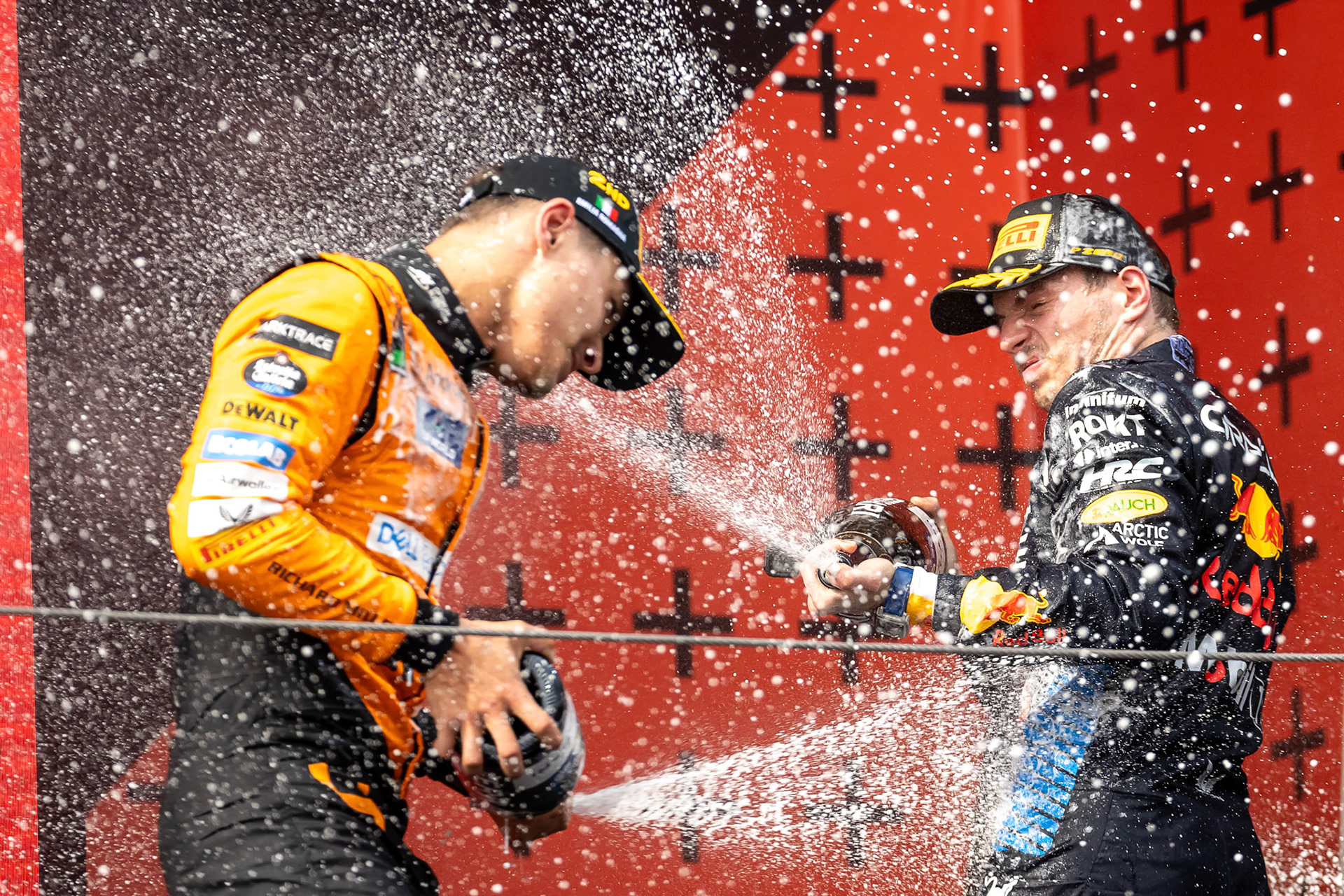 Max Verstappen #1, Oracle Red Bull Racing und Lando Norris #4, McLaren Formula 1 Team auf dem Podium.; F1 GP Imola / Italien Sonntag, 19.05.2024