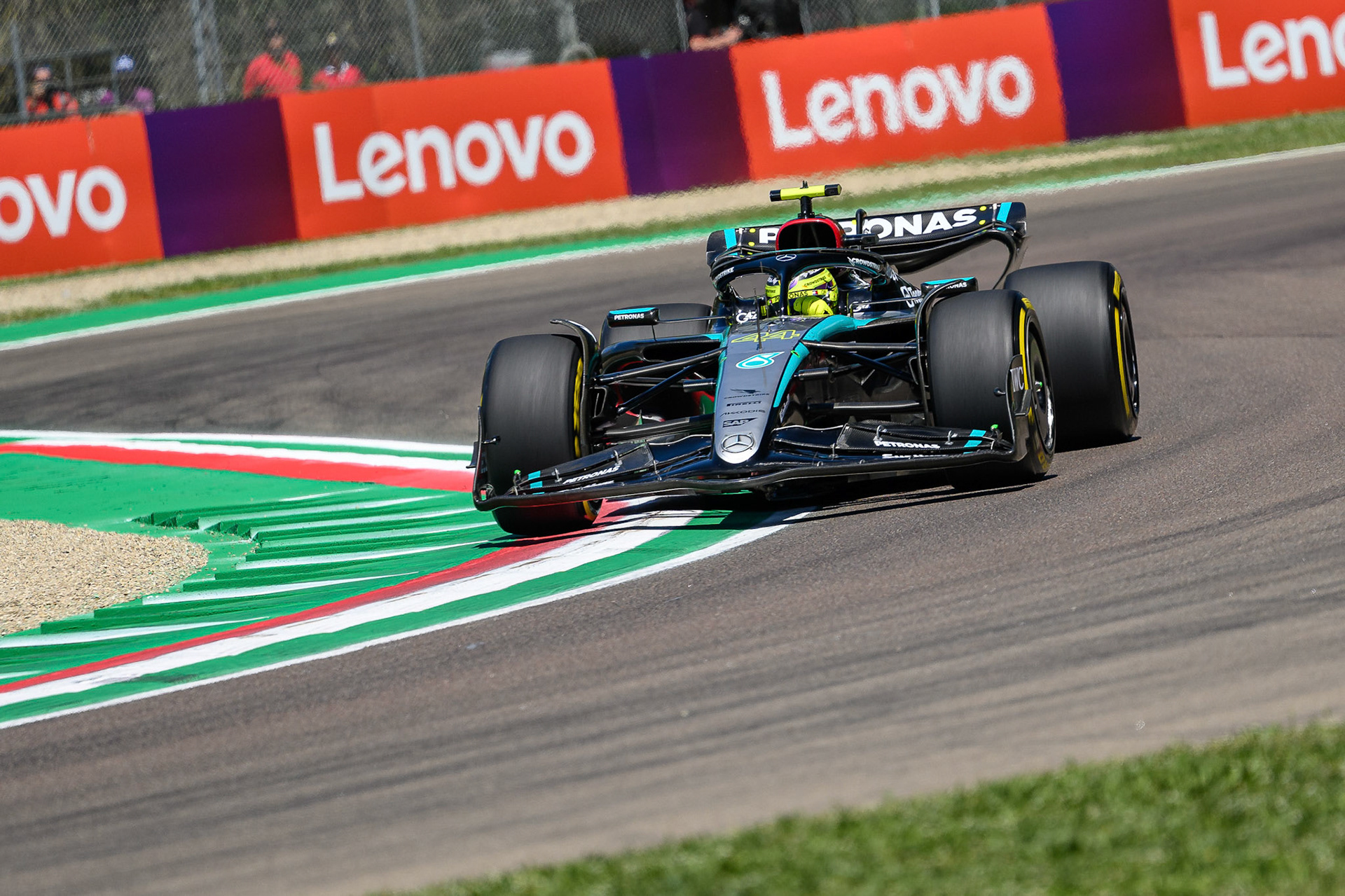 Lewis Hamilton #44, Mercedes-AMG Petronas F1 Team; F1 GP Imola / Italien Freitag, 17.05.2024