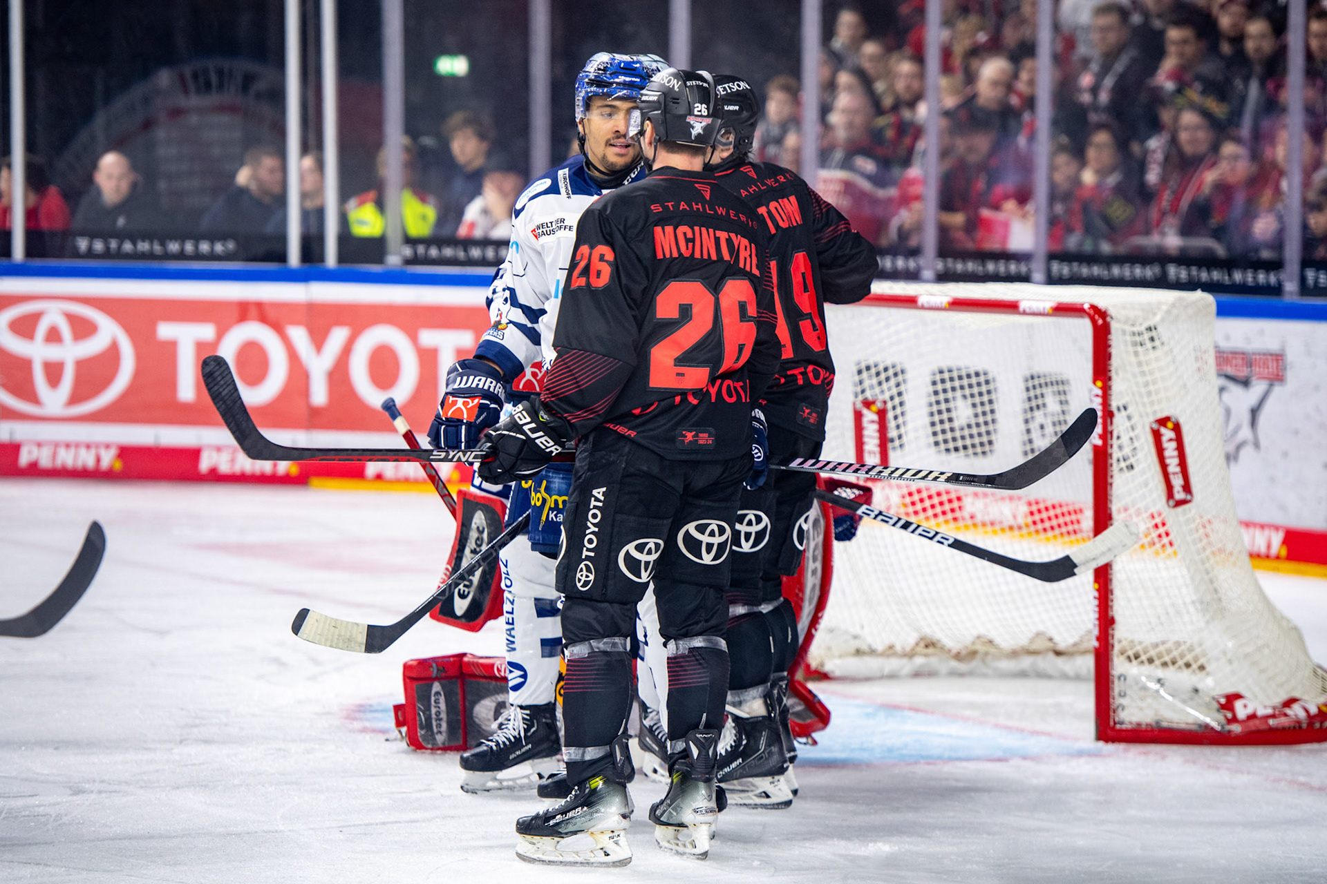 David Mcintyre, Frederik Storm; DEL Kölner Haie - Iserlohn Roosters, 02.01.2024