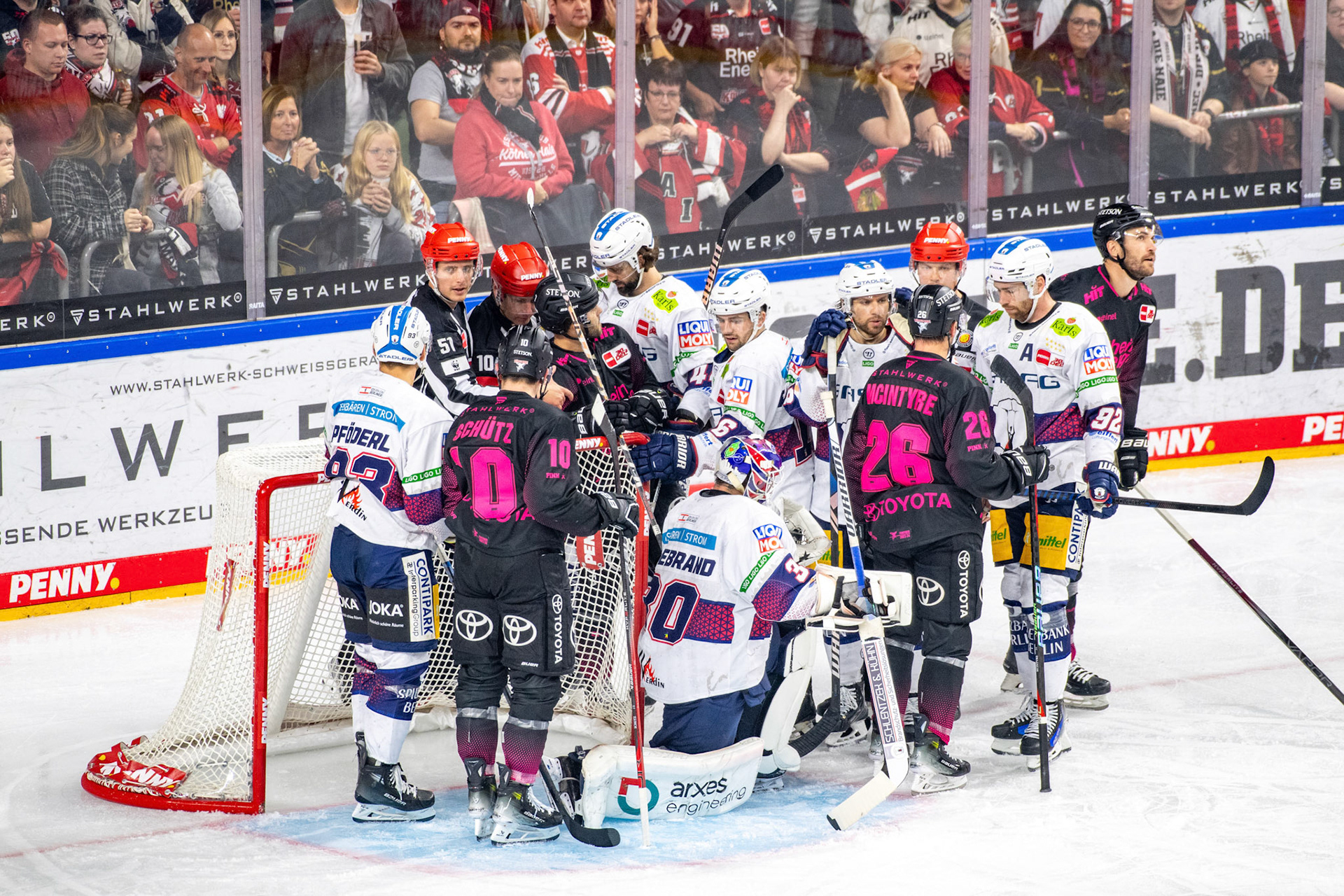 Koelner Haie und Eisbaeren Berlin; DEL Kölner Haie - Eisbaeren Berlin, 06.10.2023