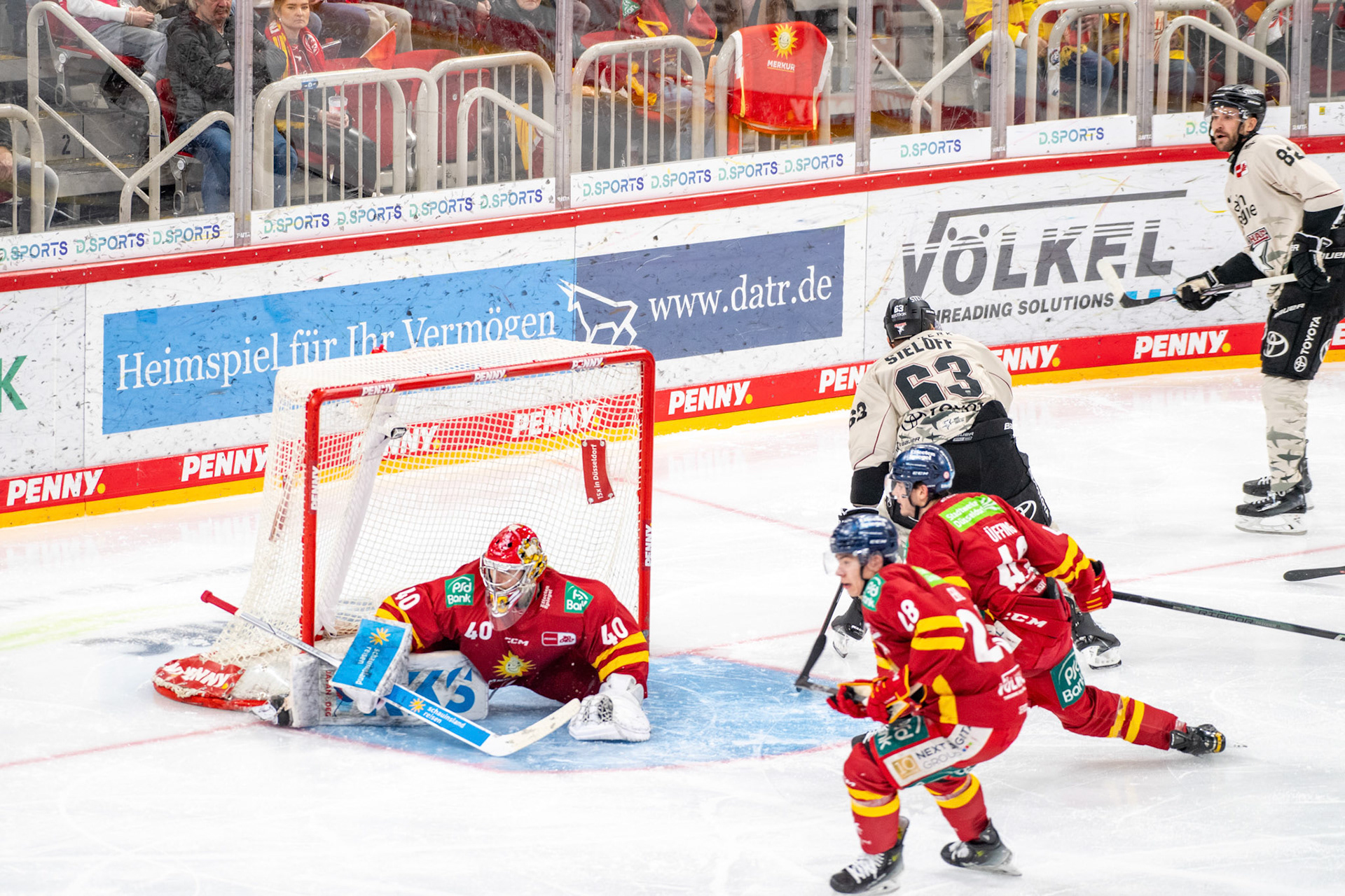 Henrik Haukeland, Patrick Sieloff, Alexander Ehl; DEL Düsseldorfer EG - Kölner Haie, 25.02.2024