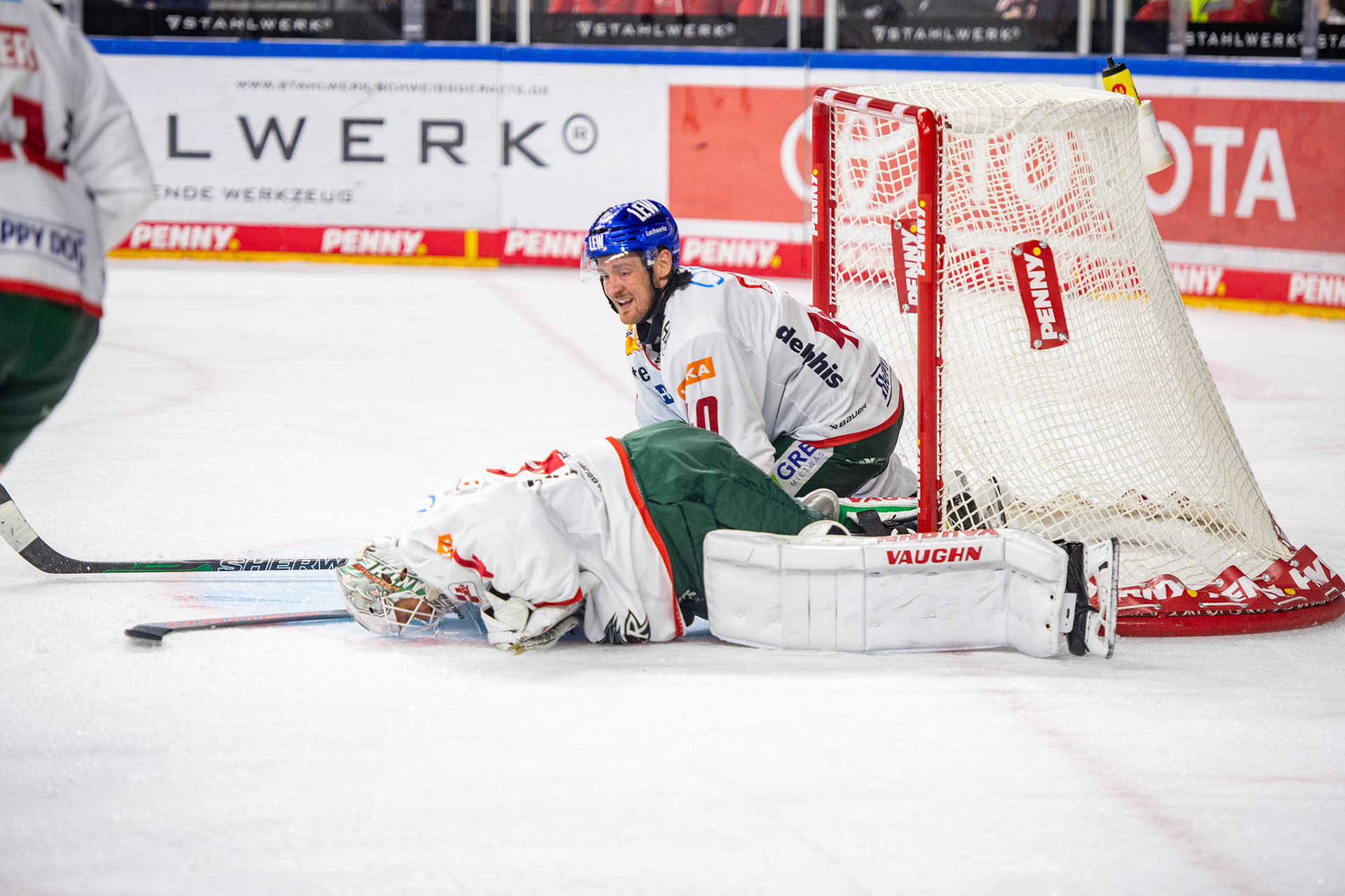 Dennis Endras schied verletzt aus; DEL Kölner Haie - Augsburger Panther, 19.11.2023