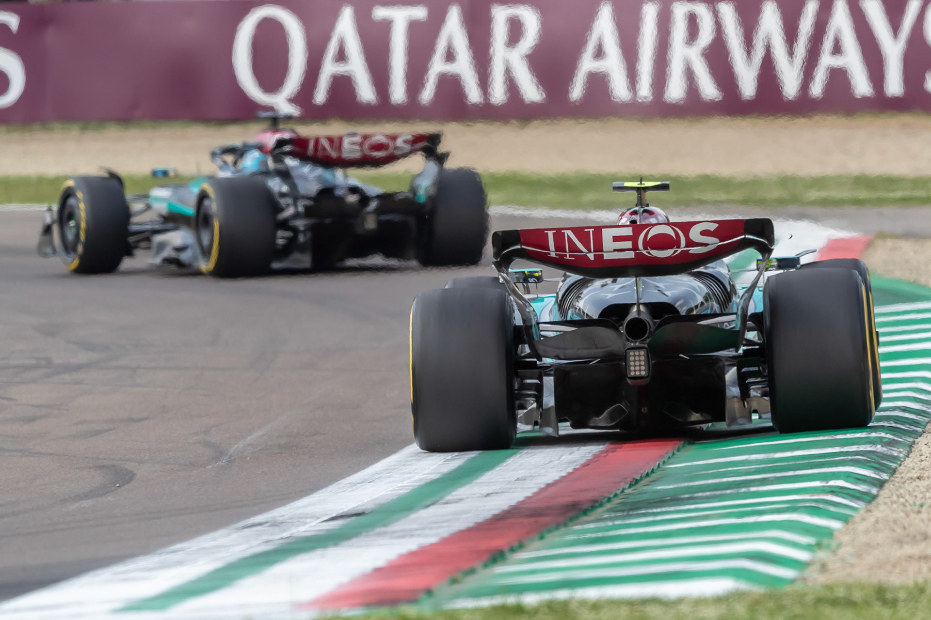 George Russell #63, Mercedes-AMG Petronas F1 Team und Lewis Hamilton #44, Mercedes-AMG Petronas F1 Team; F1 GP Imola / Italien Sonntag, 19.05.2024