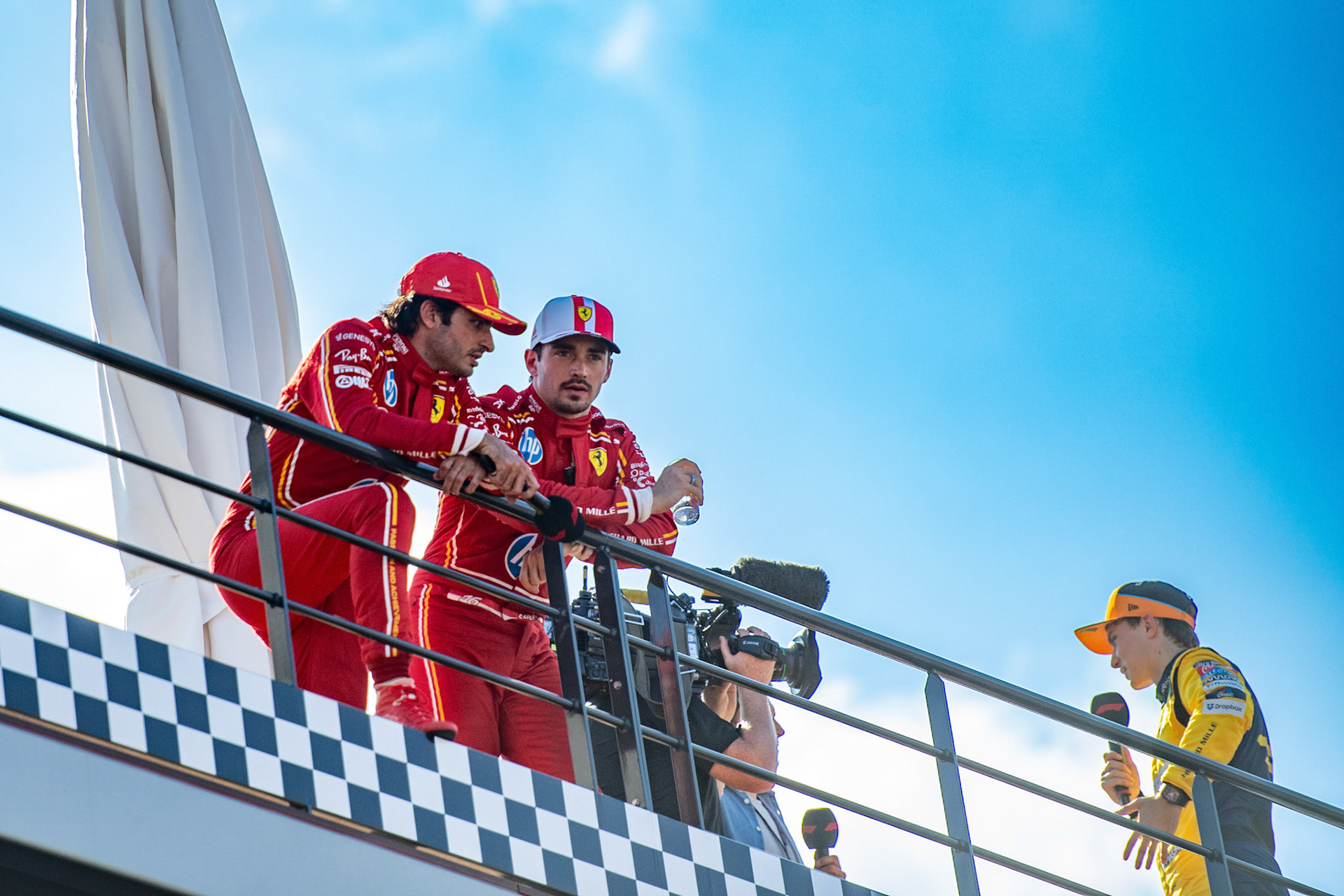 Carlos Sainz #55, Scuderia Ferrari und Charles Leclerc #16, Scuderia Ferrari und Oscar Piastri #81, McLaren Formula 1 Team; Formel1 GP Monaco Samstag, 25.05.2024