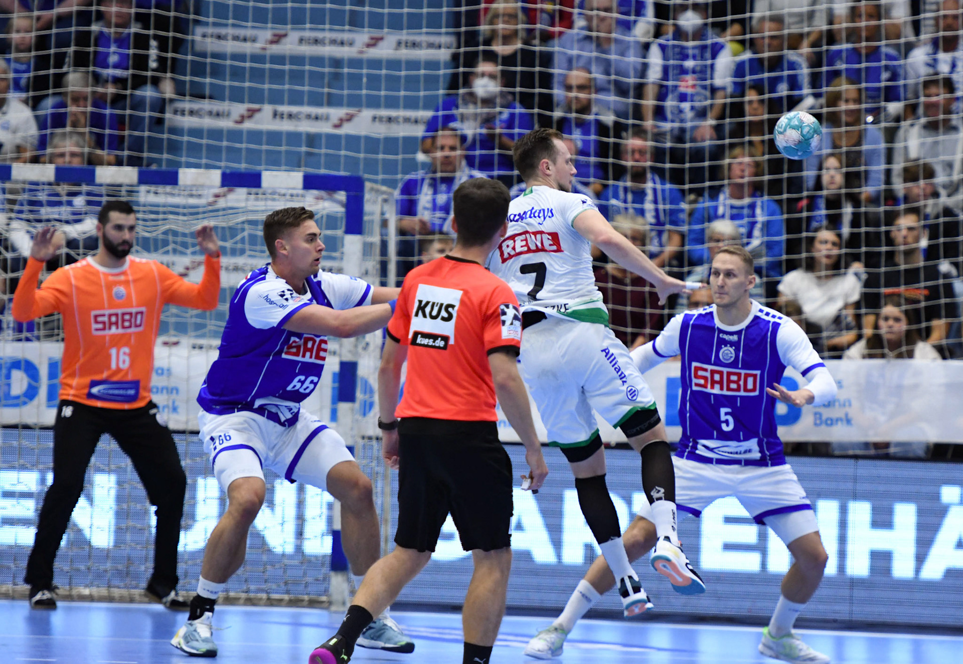 Stepán Zeman #66;  Handball Bundesliga; VfL Gummersbach - SCDHFK Leipzig 09.10.2022