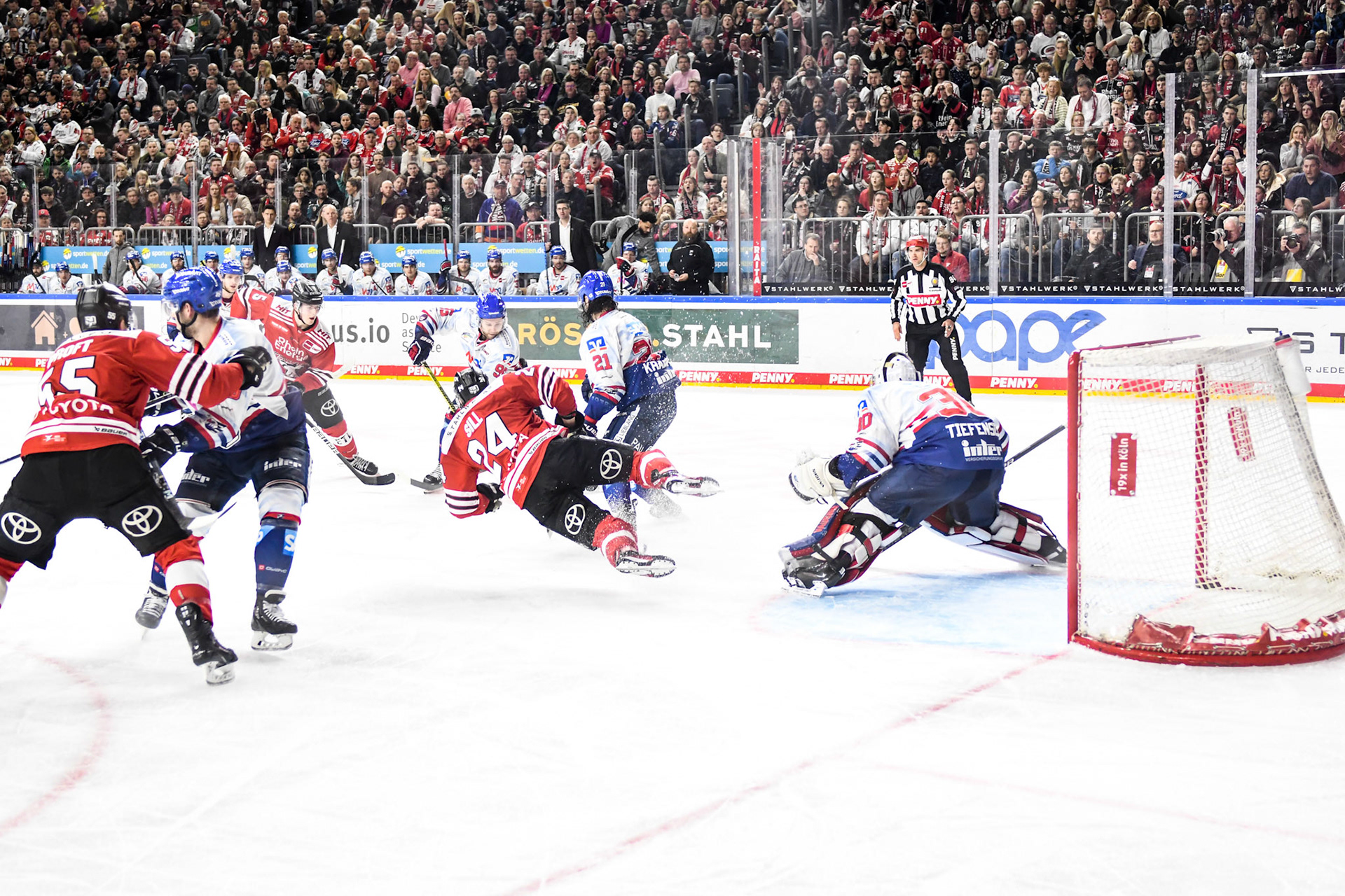 Arno Tiefensee; DEL Kölner Haie - Adler Mannheim, 17.03.2023