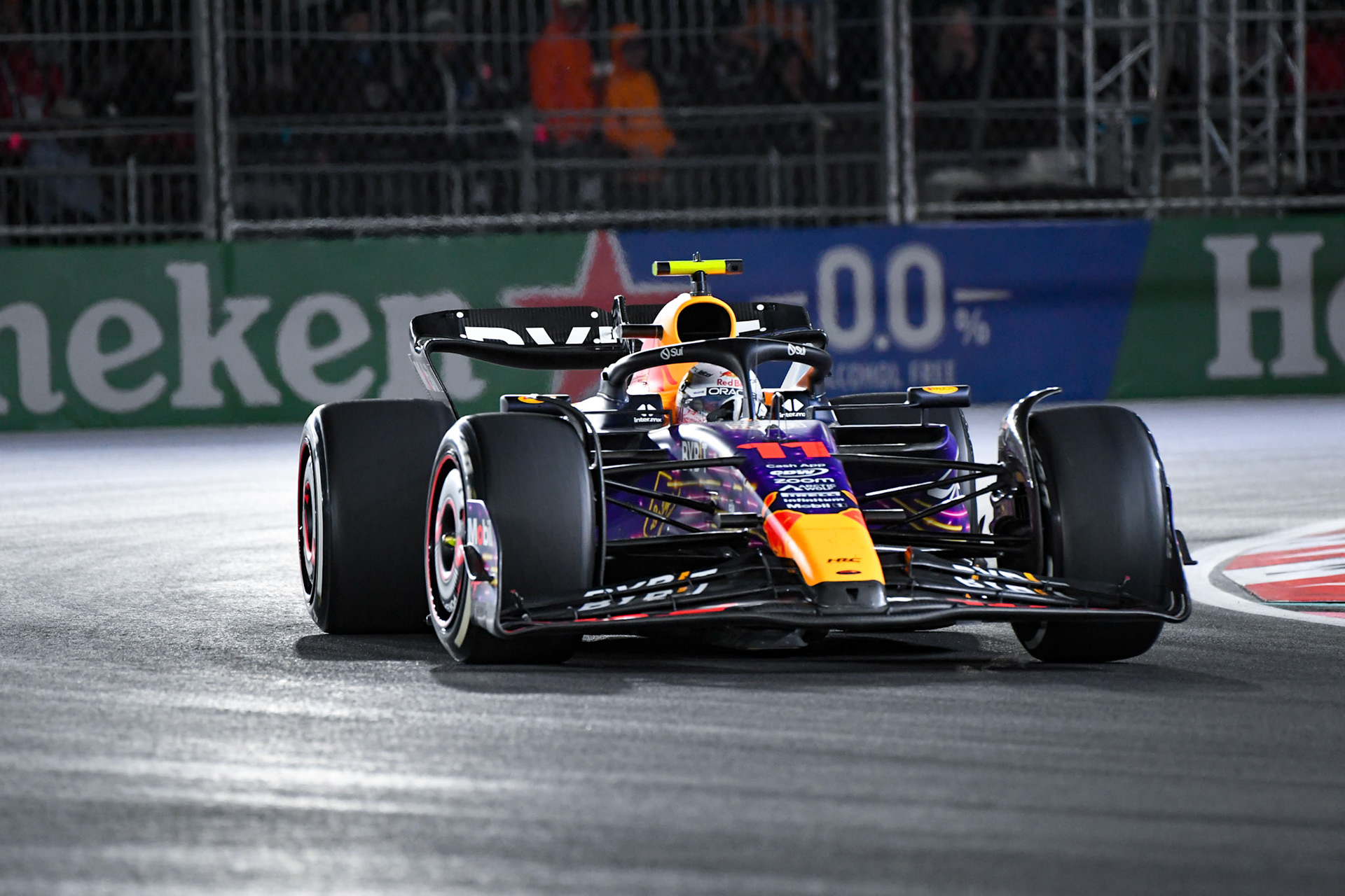Sergio Perez (MEX) Red Bull Racing; Formel 1 GP USA Las Vegas. Sonntag 19.11.2023