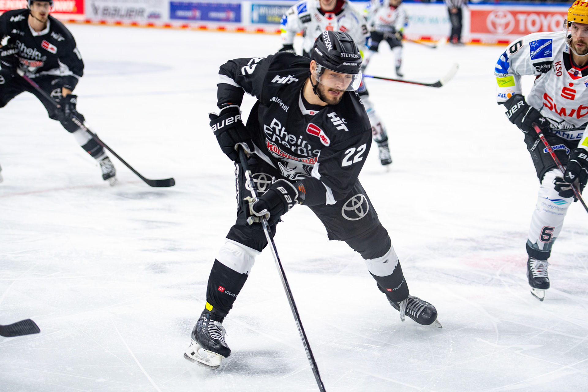 Maximilian Gloetzl; DEL Kölner Haie - Bremerhaven Fischtown Pinguins, 01.11.2023
