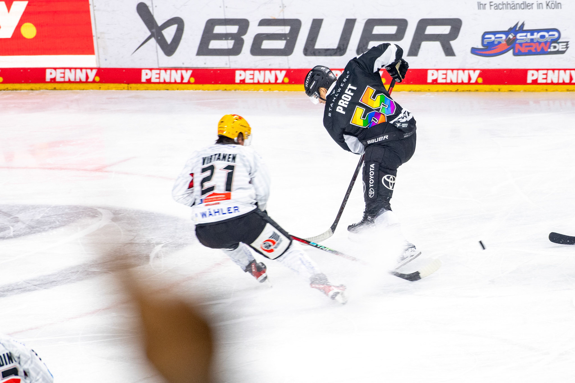 Carter Proft; DEL Kölner Haie - Bremerhaven Fischtown Pinguins, 01.11.2023