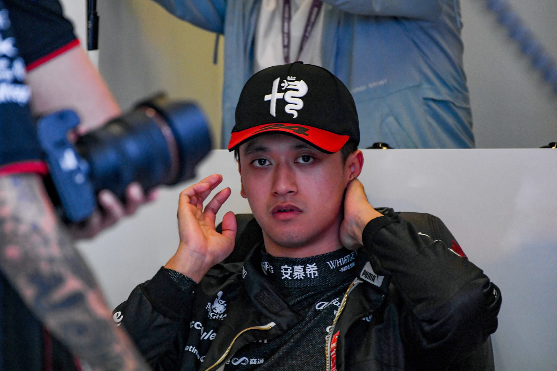 Guanyu Zhou (CHN) Alfa Romeo F1 Team;Formel 1 GP Abu Dhabi. Freitag 24.11.2023