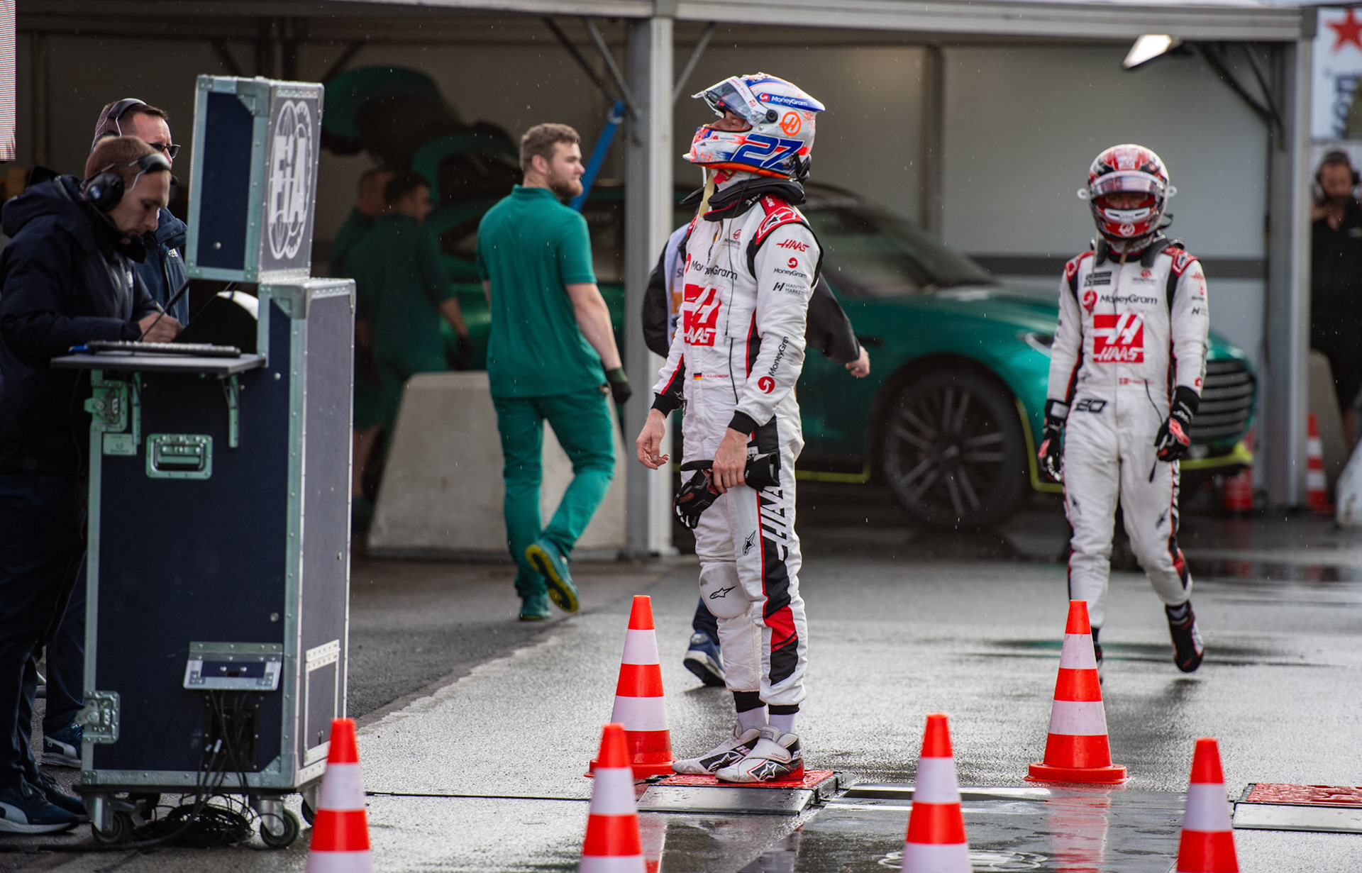 Nico Huelkenberg (GER) Haas F1 Team beim wiegen; Formel 1 GP Holland / Zandvoort. Sonntag, 27.08.2023