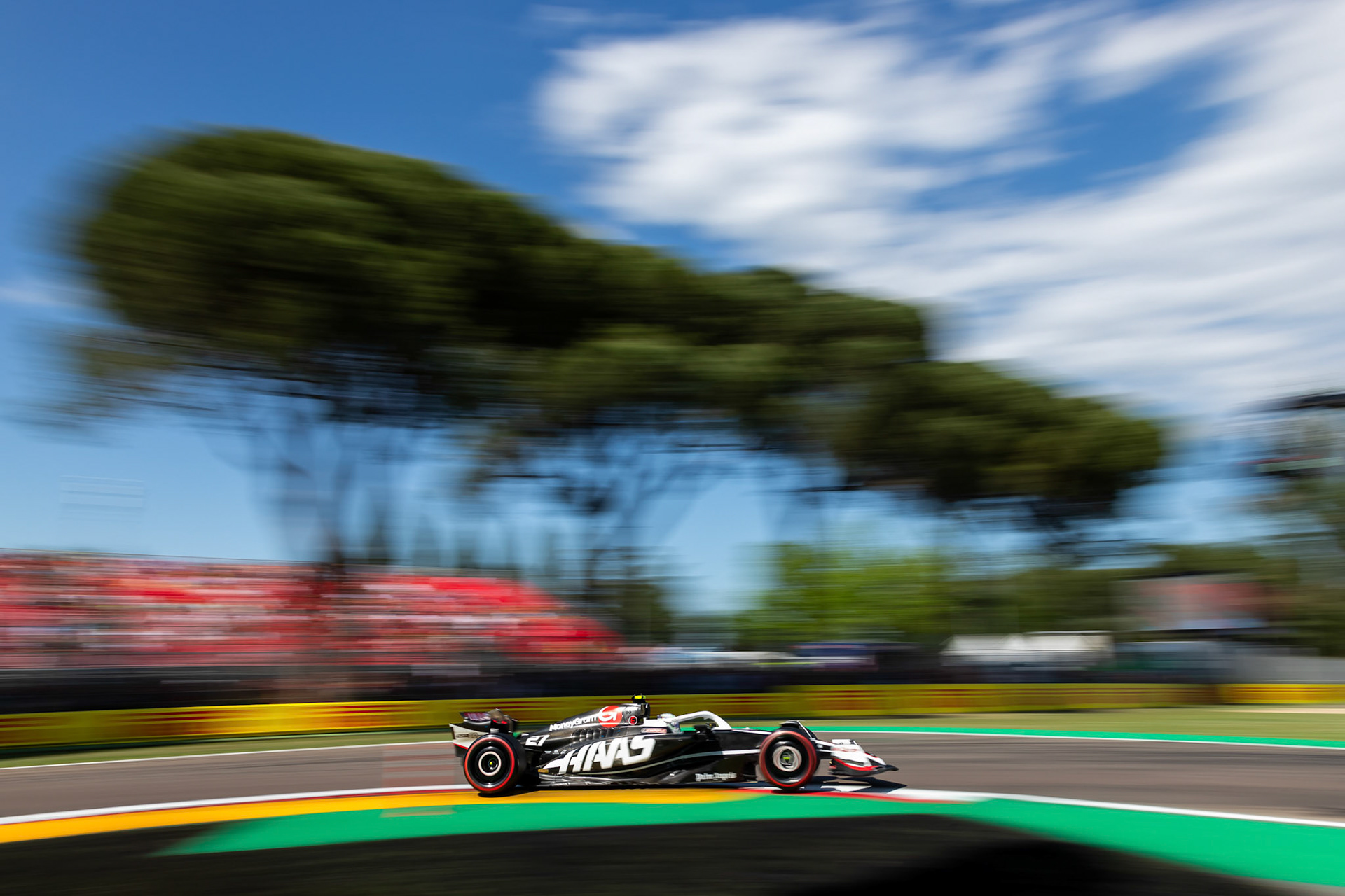 Kevin Magnussen #20, MoneyGram Haas F1 Team; F1 GP Imola / Italien Samstag, 18.05.2024