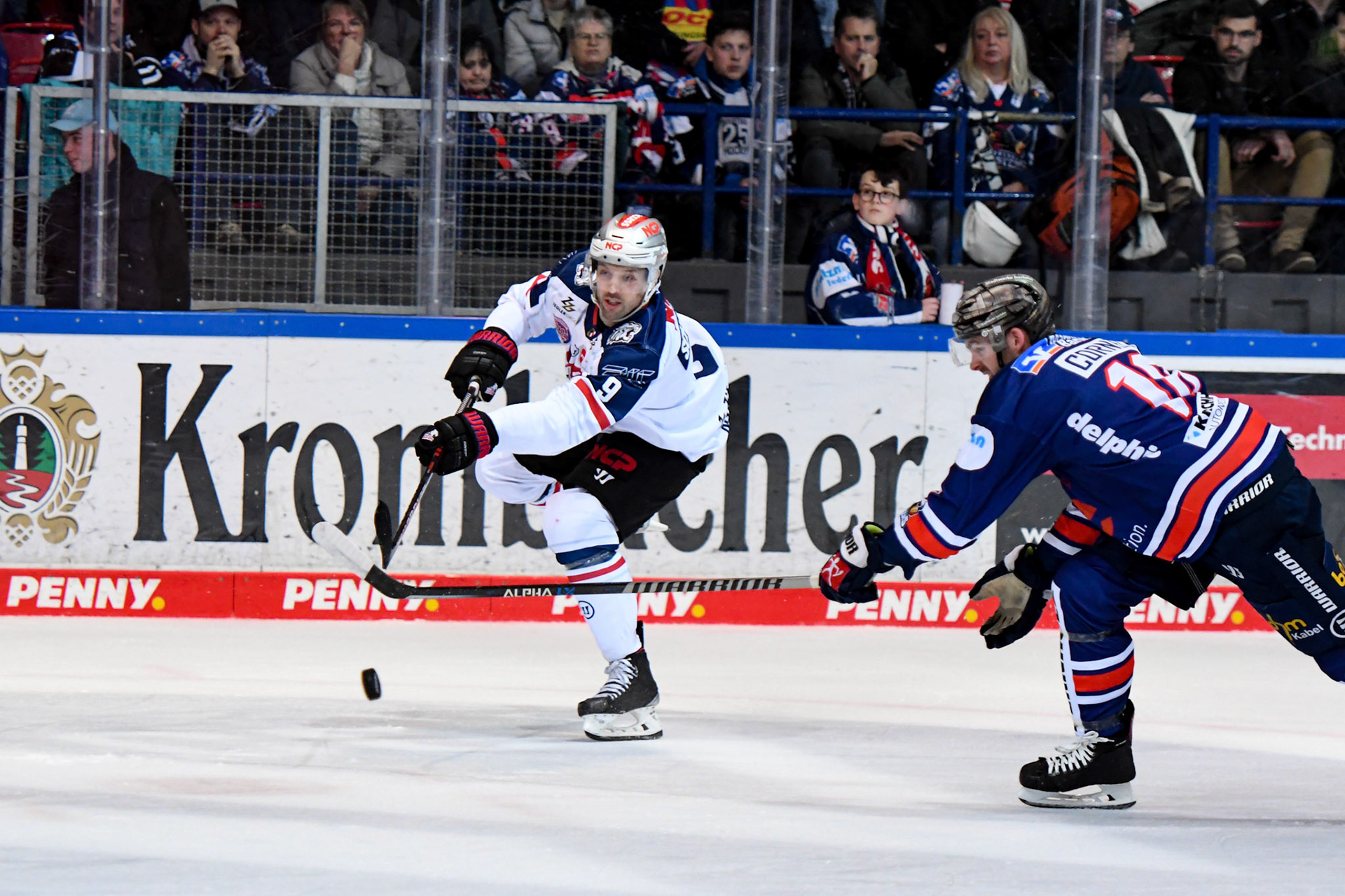 Gregor Macleod 89; DEL Iserlohn Roosters - Nuernberg Ice Tigers 17.02.2023