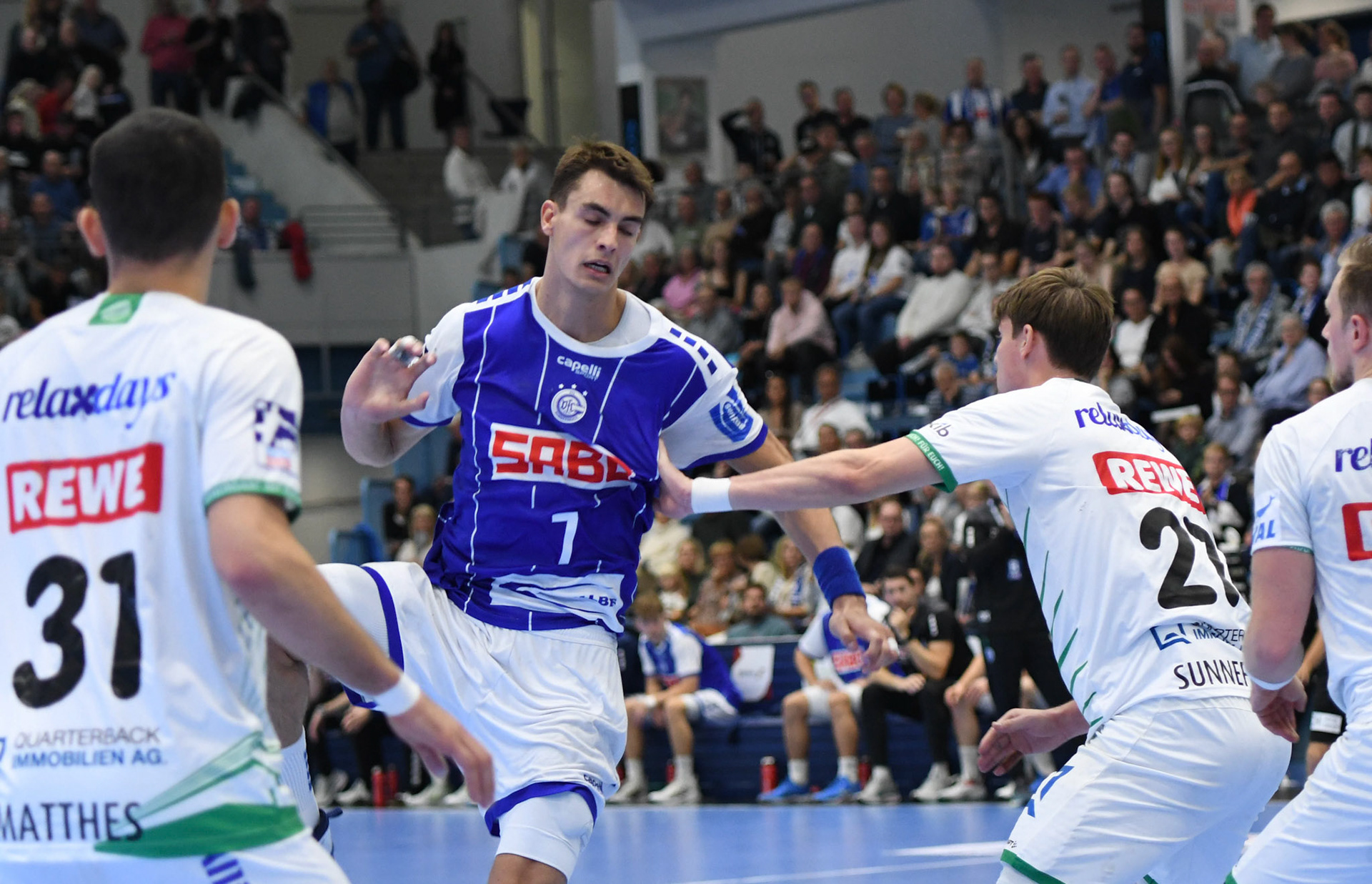 Julian Köster #7; Handball Bundesliga; VfL Gummersbach - SCDHFK Leipzig 09.10.2022