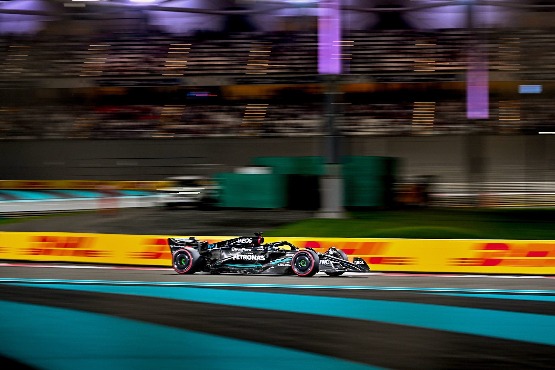 George Russell (GBR) Mercedes AMG F1 Team; Formel 1 GP Abu Dhabi. Samstag 25.11.2023