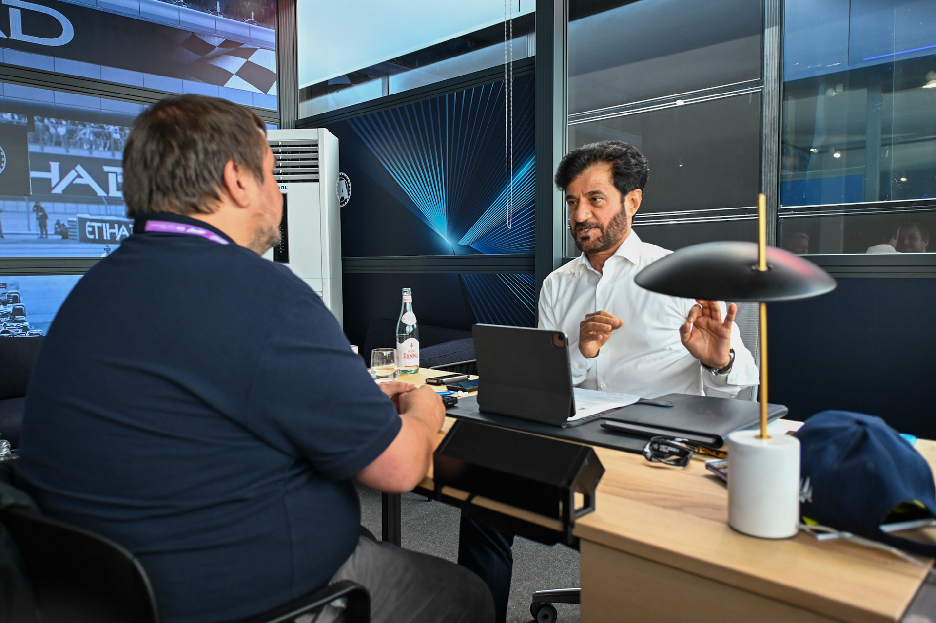 Mohammed bin Sulayem im Interview mit Christian Nimmervoll; Formel 1 GP Spa Francorchamps/ Belgien. Samstag, 29.07.2023