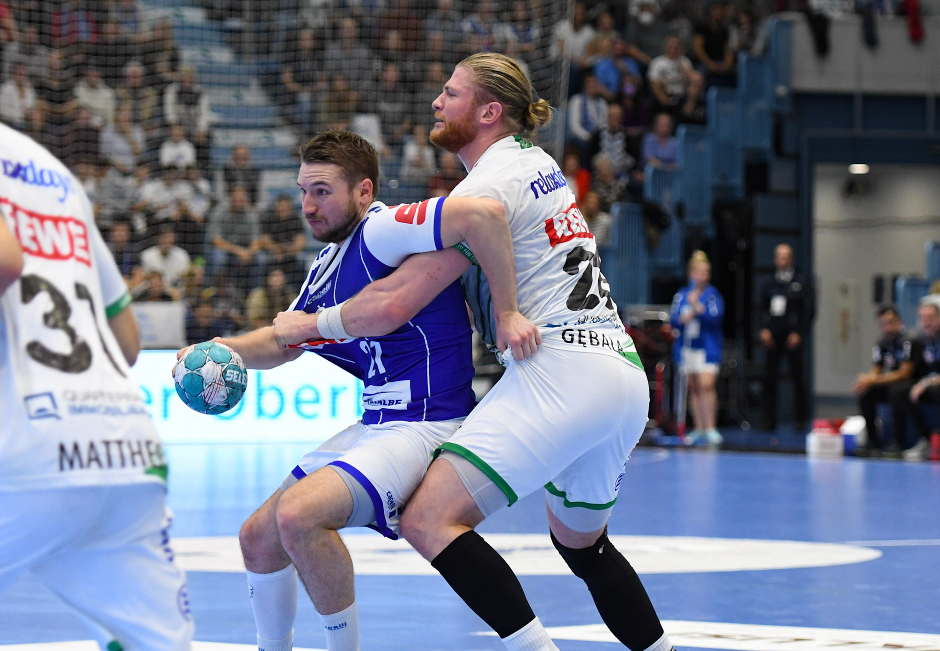 Dominik Mappes #21; Handball Bundesliga; VfL Gummersbach - SCDHFK Leipzig 09.10.2022