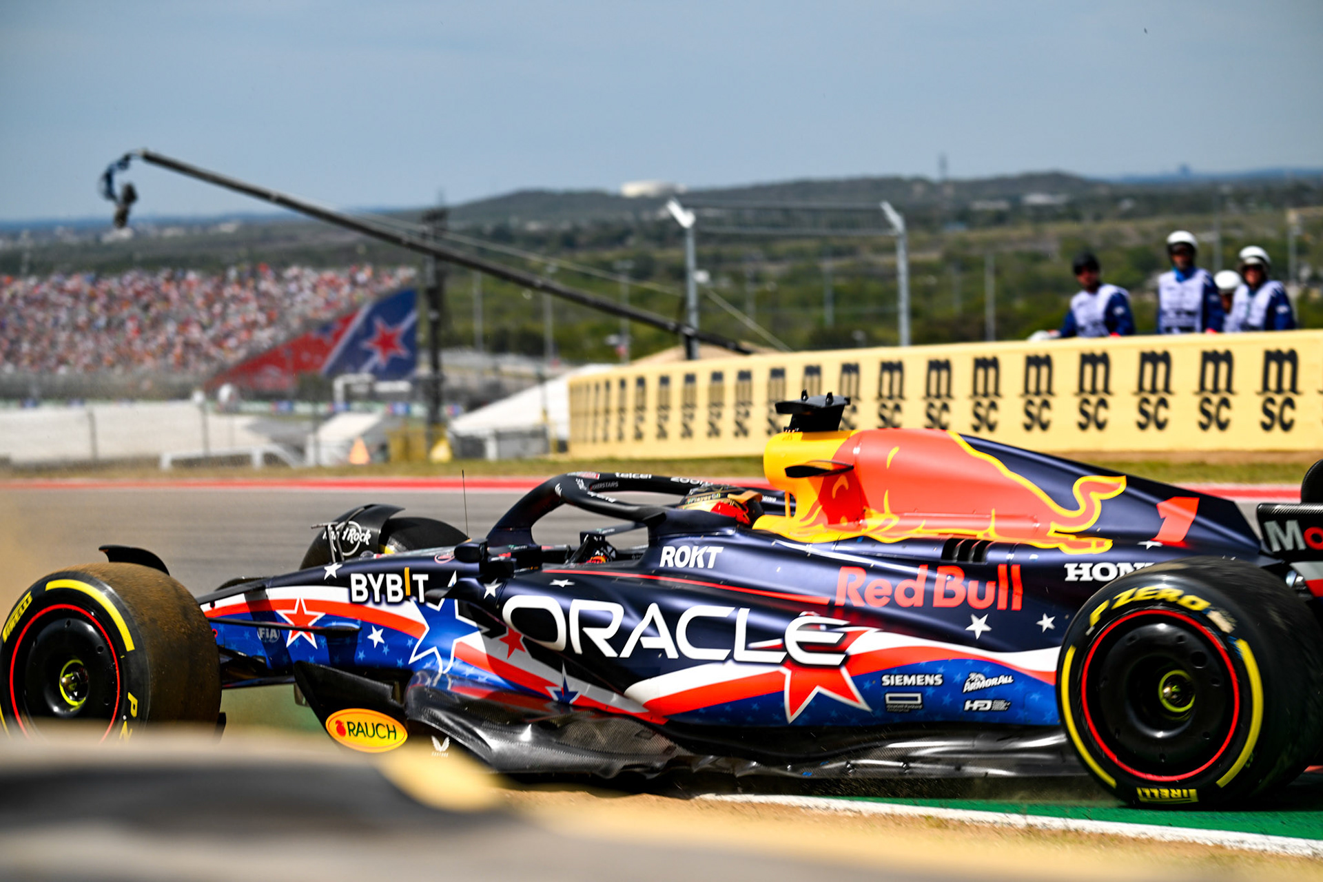Max Verstappen´s 360 Grad Dreher im Sprint Shootout, (NED) Red Bull Racing;Formel 1 GP USA Austin Texas. Samstag 21.10.2023