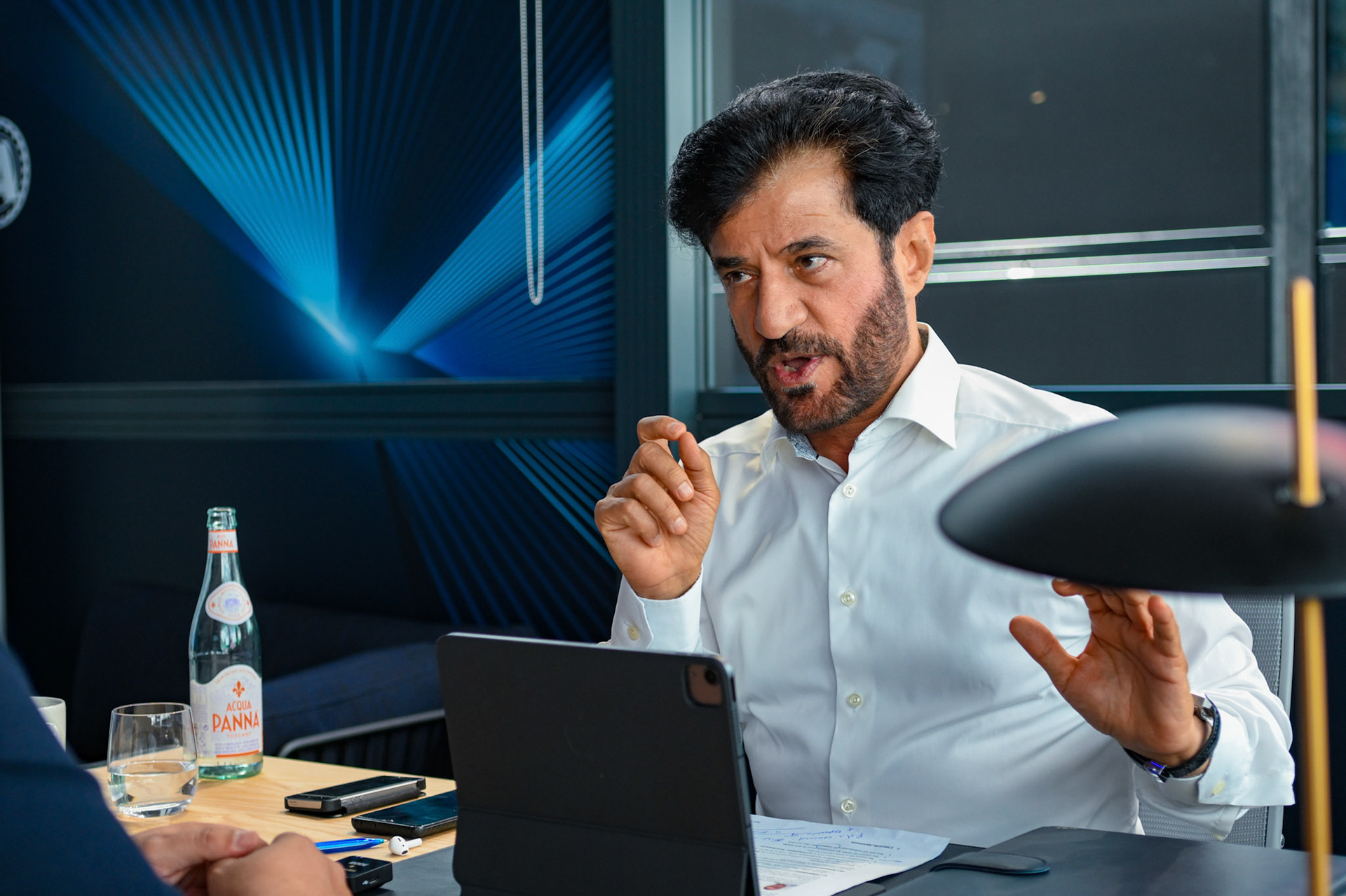 Mohammed bin Sulayem im Interview mit Christian Nimmervoll; Formel 1 GP Spa Francorchamps/ Belgien. Samstag, 29.07.2023