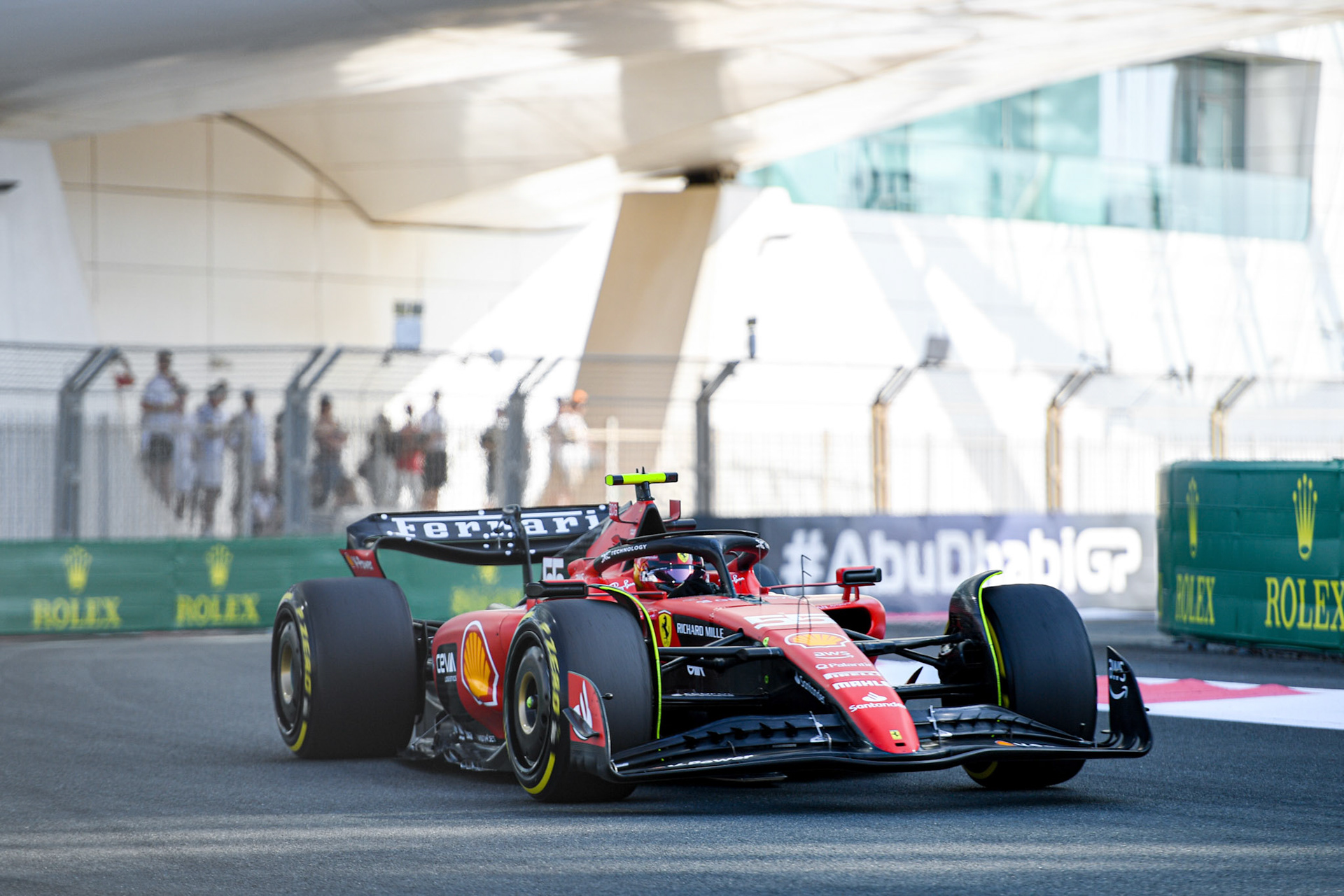 Carlos Sainz (ESP) Scuderia Ferrari; Formel 1 GP Abu Dhabi. Samstag 25.11.2023