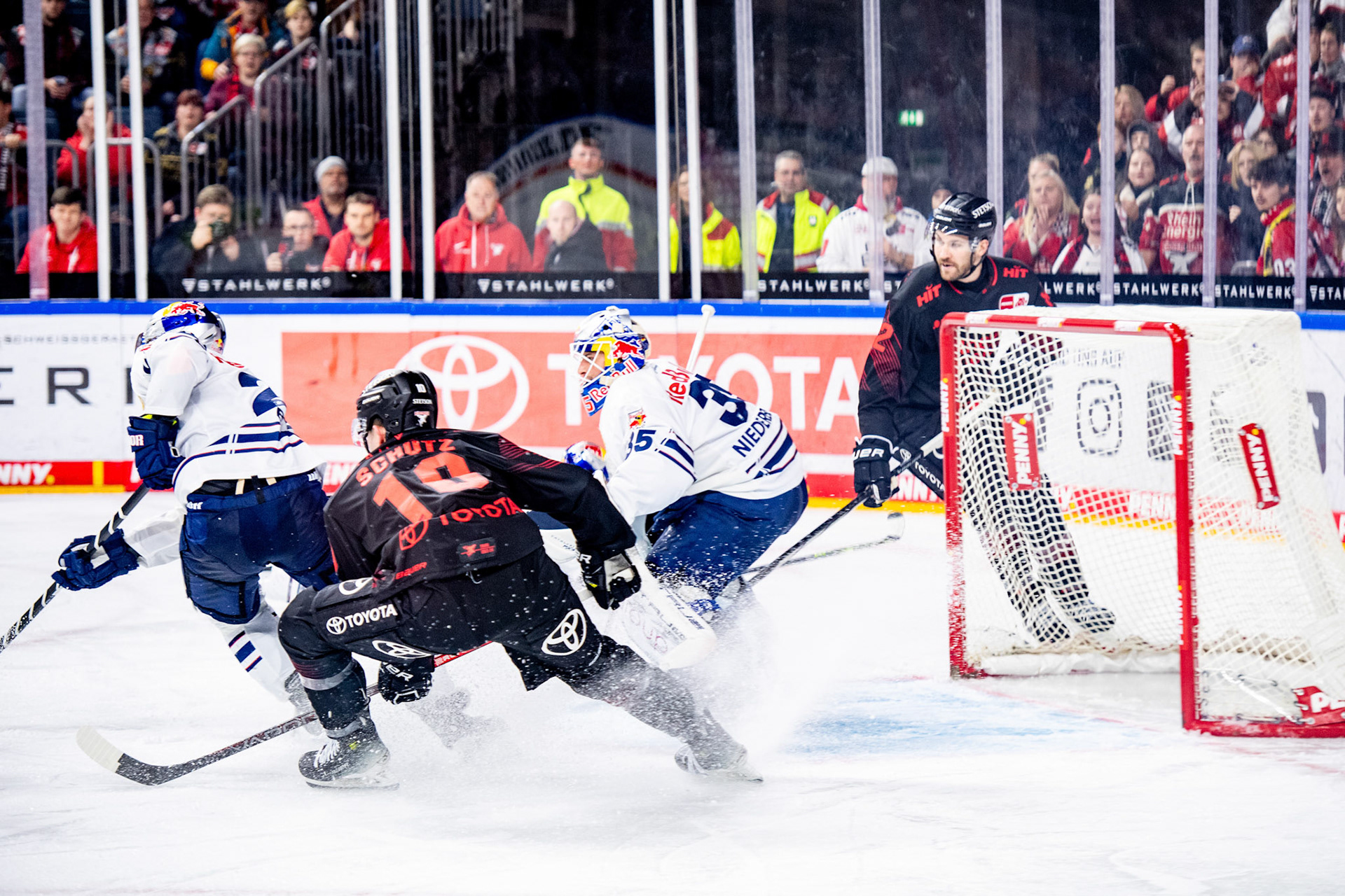 Justin Schuetz, Mathias Niederberger; DEL Kölner Haie - EHC Red Bull München, 05.01.2024