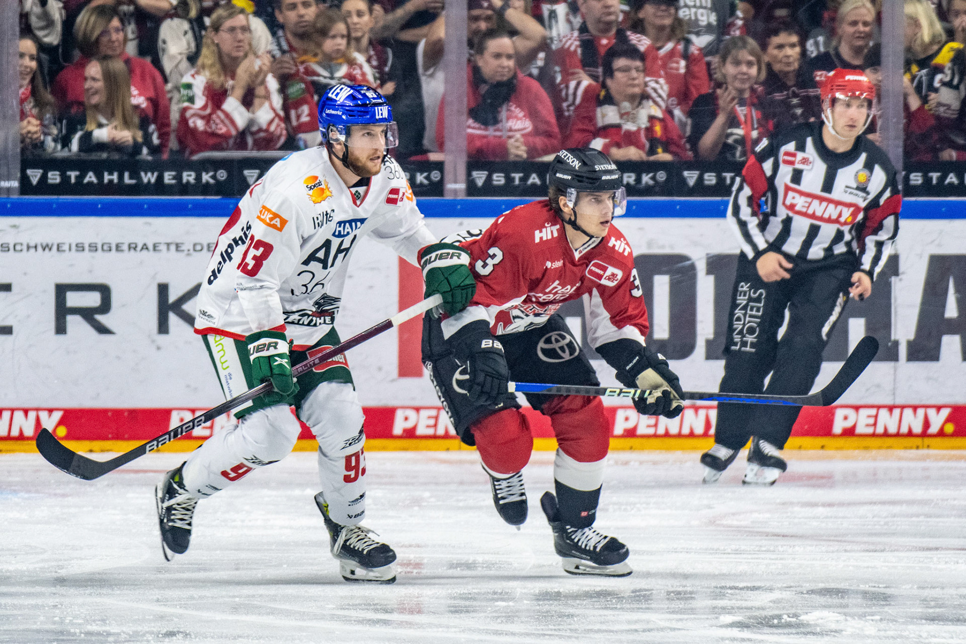 Tim Wohlgemuth, Simon Sezemsky; DEL Kölner Haie - Augsburger Panther, 03.10.2023