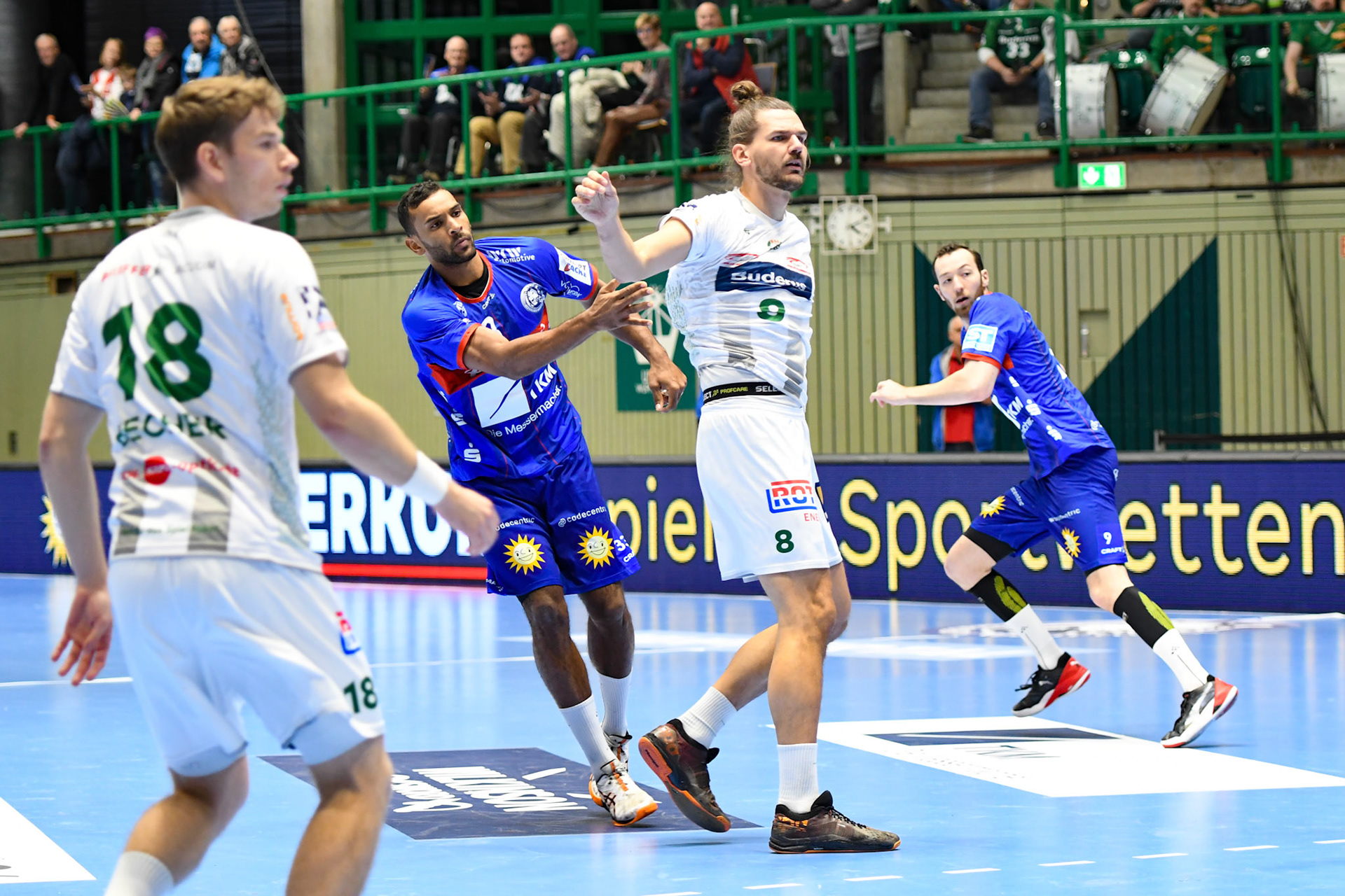 Djibril M´Bengue #33; Handball Bundesliga; BHC 06 - HSG Wetzlar 06.11.2022