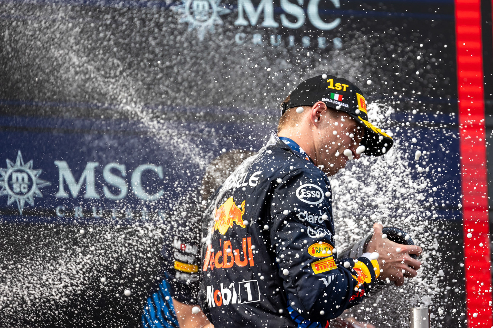 Max Verstappen #1, Oracle Red Bull Racing auf dem Podium.; F1 GP Imola / Italien Sonntag, 19.05.2024
