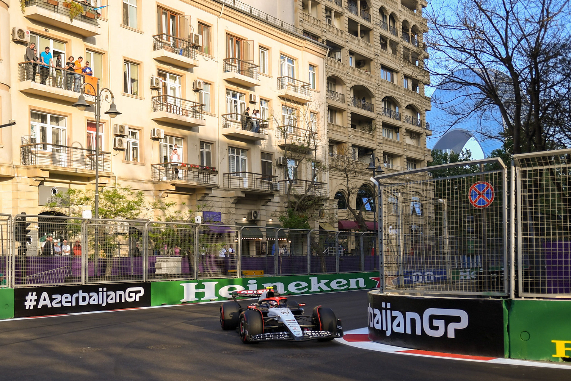 Yuki Tsunoda (JPN) Scuderia Alpha Tauri; Formel 1 GP Baku Azerbaijan. Freitag 28.04.2023