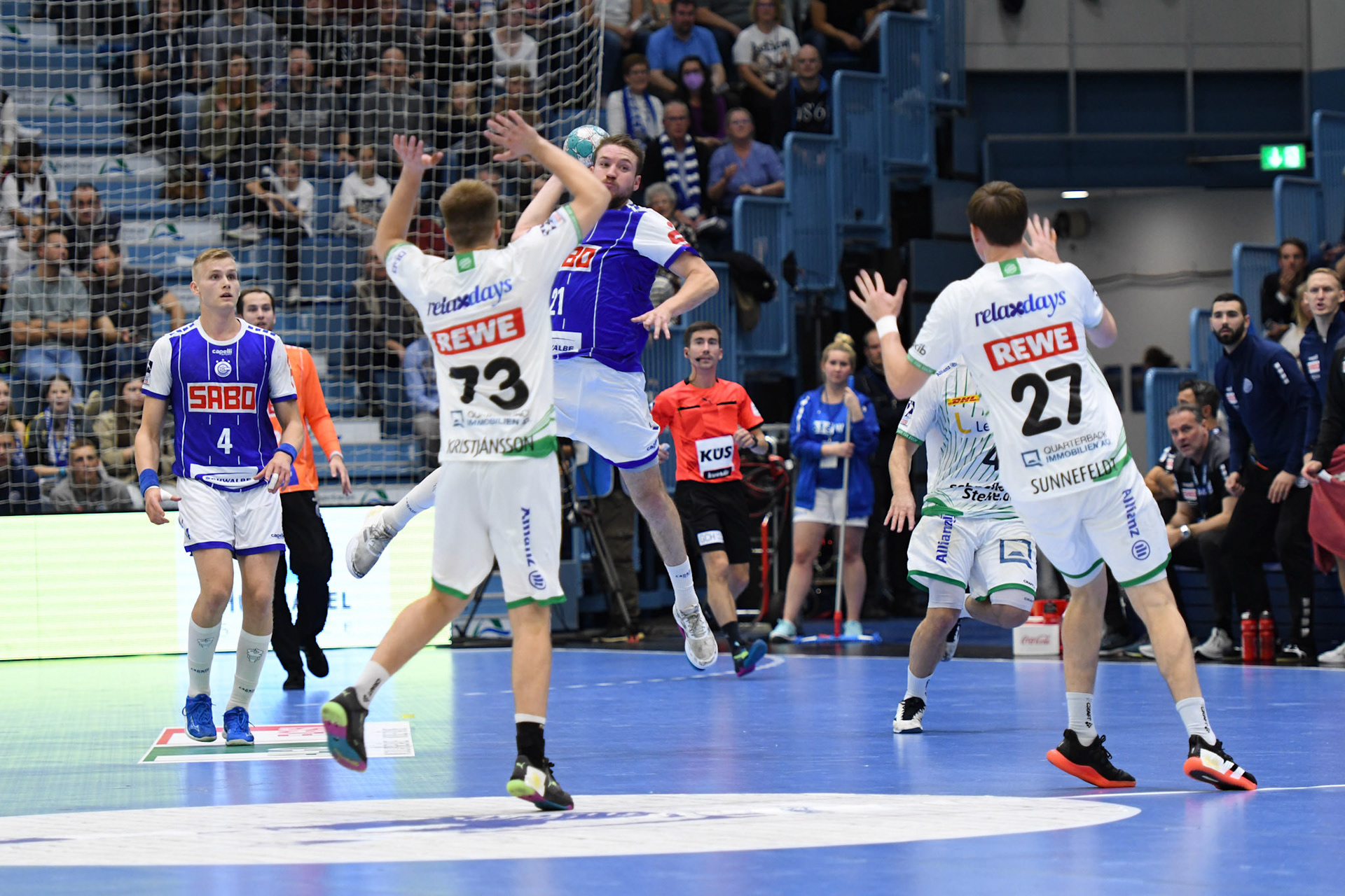 Dominik Mappes #21; Handball Bundesliga; VfL Gummersbach - SCDHFK Leipzig 09.10.2022