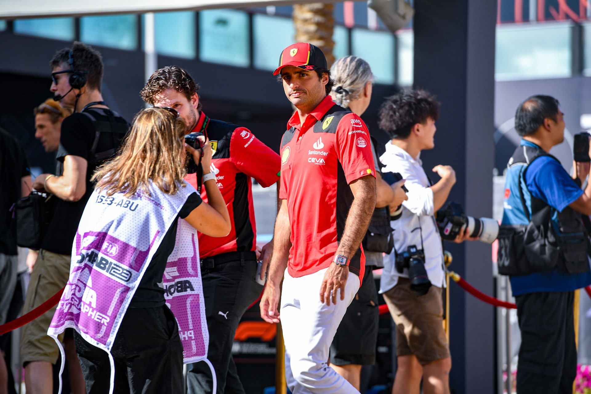 Carlos Sainz (ESP) Scuderia Ferrari; Formel 1 GP Abu Dhabi. Donnerstag 23.11.2023