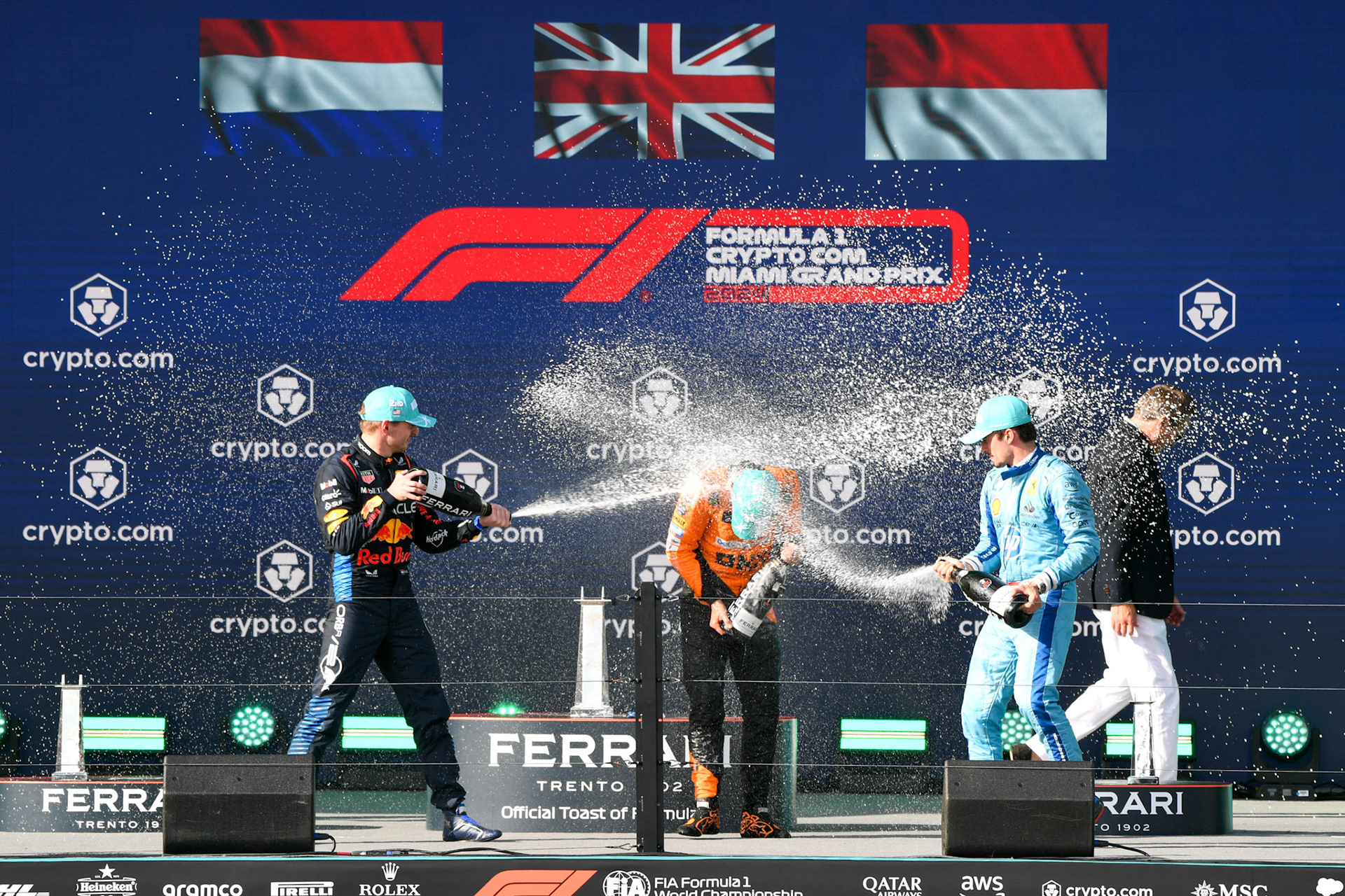 Max Verstappen #1, Oracle Red Bull Racing, Charles Leclerc #16, Scuderia Ferrari, Lando Norris #4, McLaren Formula 1 Team auf dem Podium; Formel 1 GP Miami / USA. 05.05.2024